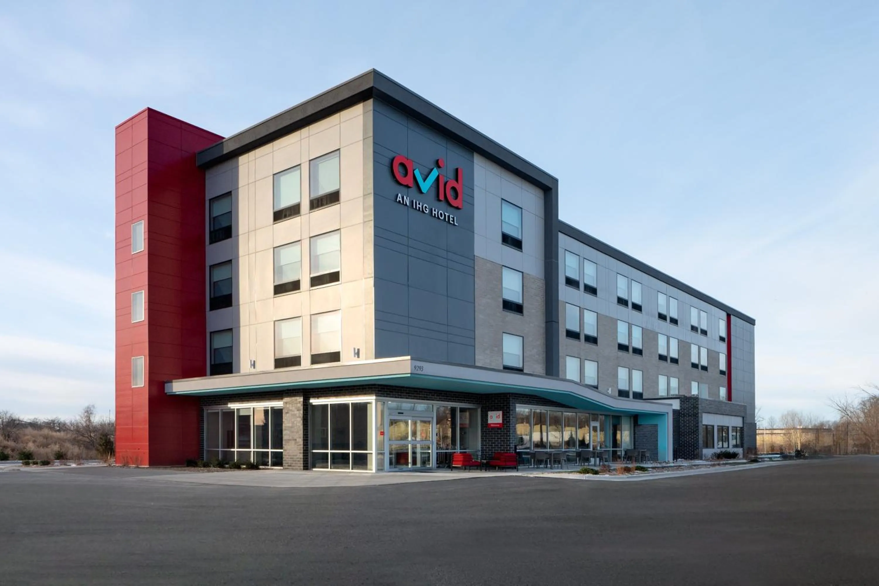 Property building in avid hotel Oak Creek by IHG