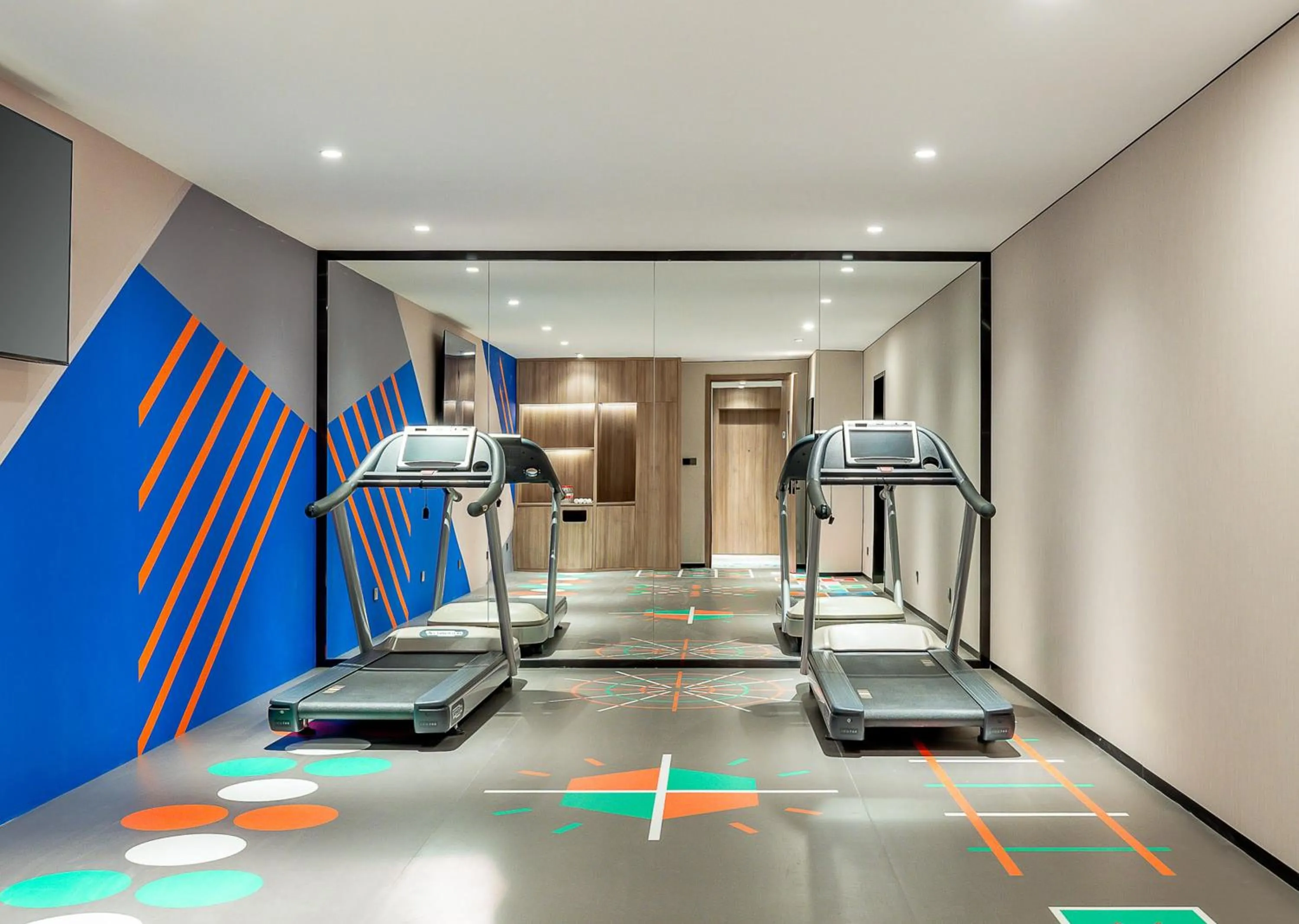 Fitness centre/facilities in Holiday Inn Express Beijing Conference Center by IHG
