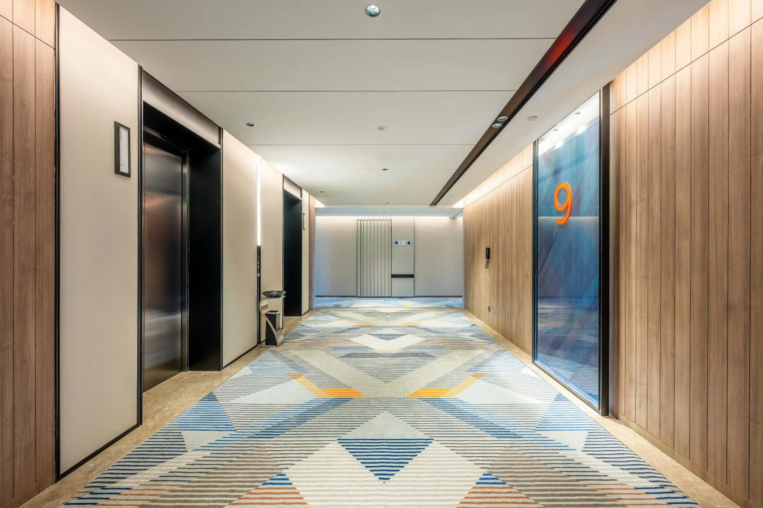 elevator in Holiday Inn Express Liaocheng ETDZ by IHG