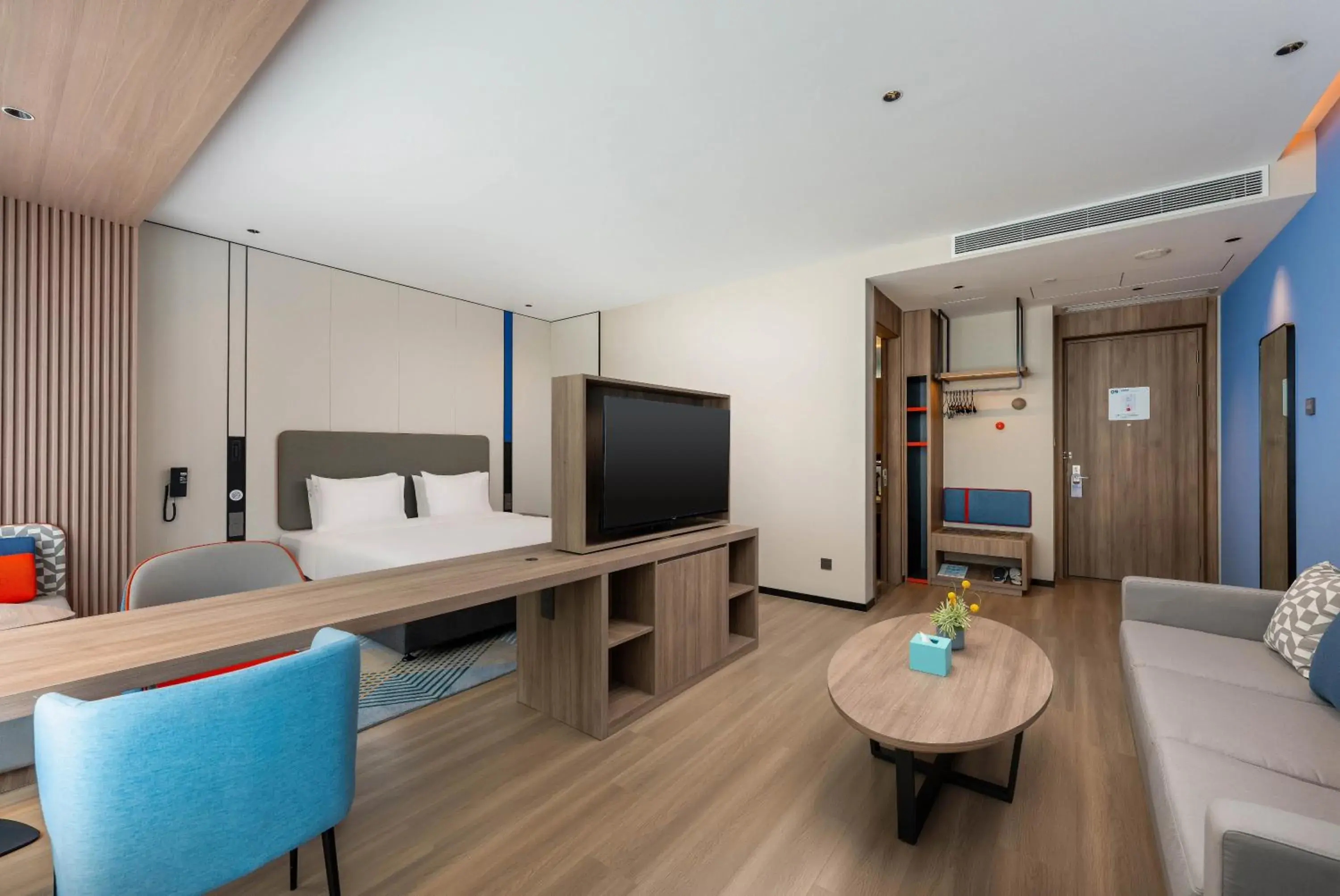 Standard King Room with Extra Floor Space in Holiday Inn Express Liaocheng ETDZ by IHG Standard King Room with Extra Floor Space in Holiday Inn Express Liaocheng ETDZ by IHG