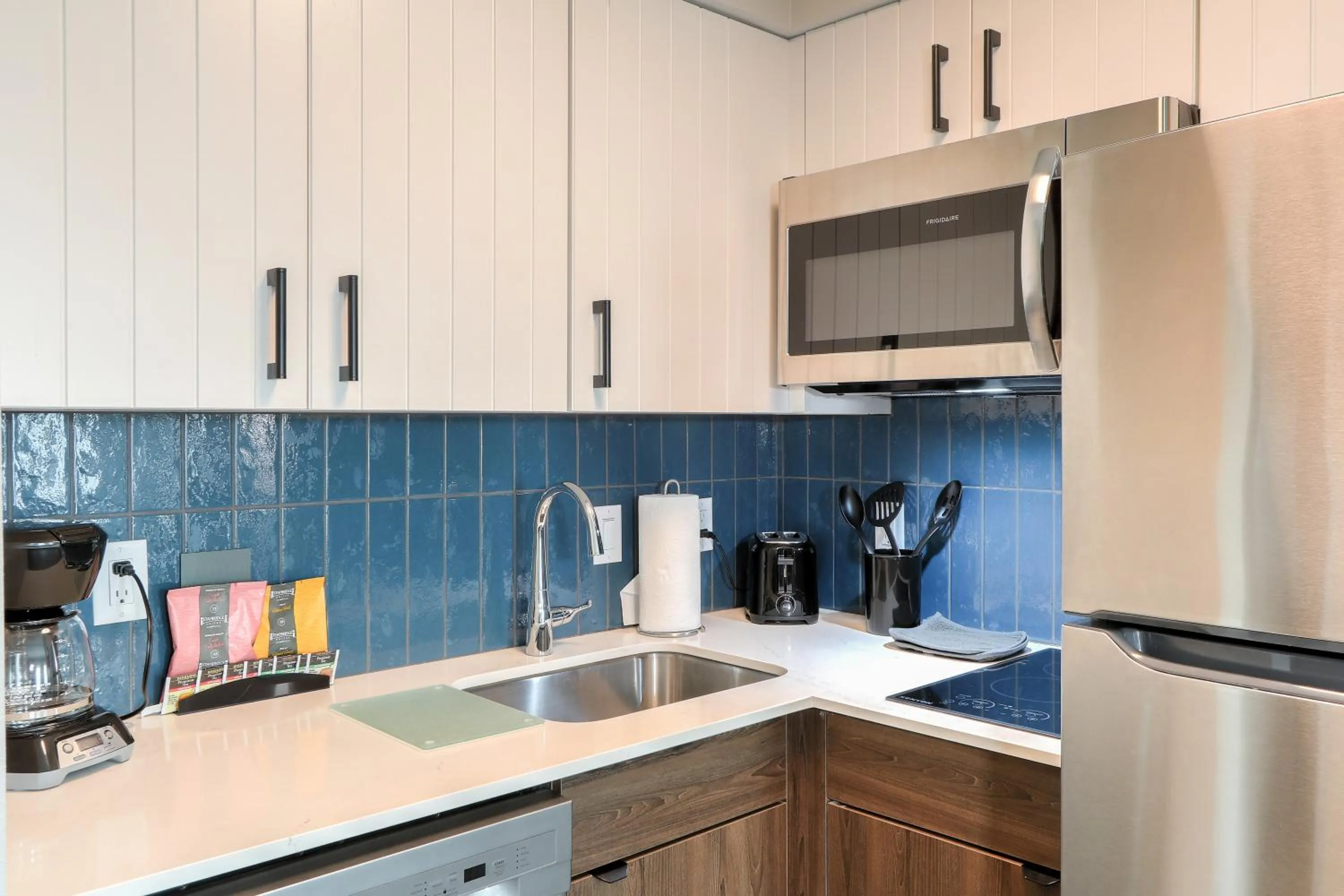 Coffee/tea facilities in Staybridge Suites Pigeon Forge - Smoky Mtns by IHG