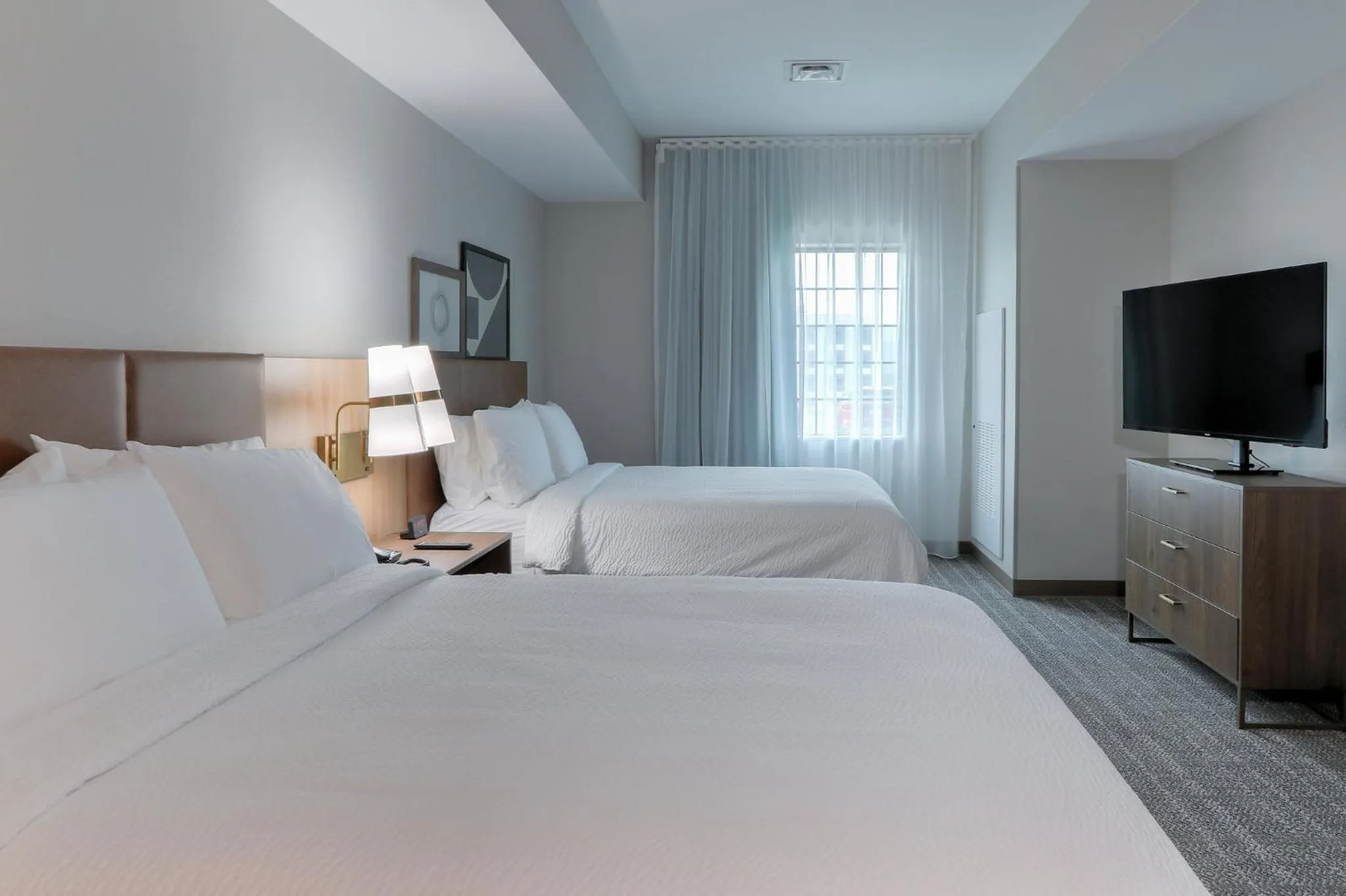 Photo of the whole room, Bed in Staybridge Suites Pigeon Forge - Smoky Mtns by IHG