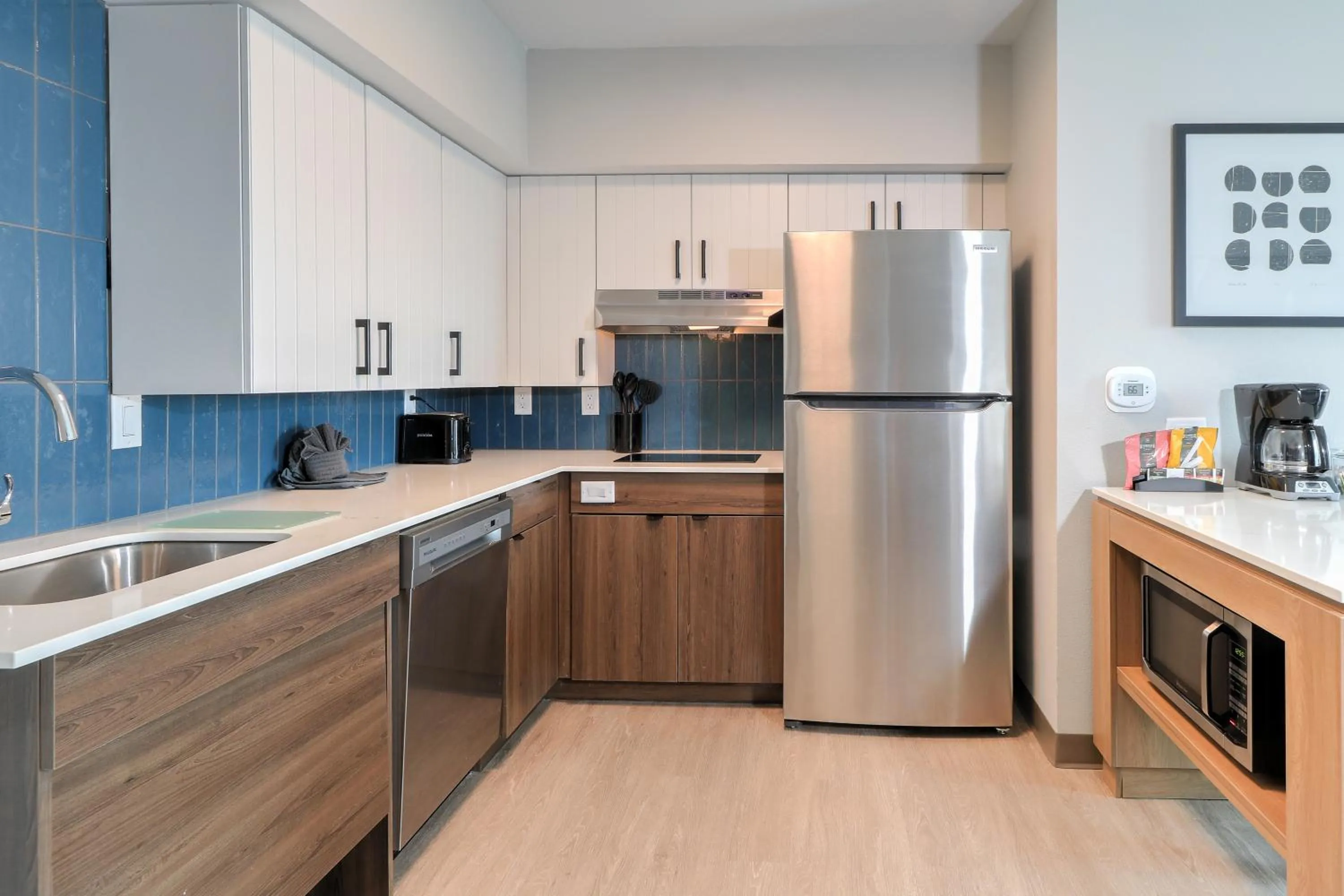 Coffee/tea facilities in Staybridge Suites Pigeon Forge - Smoky Mtns by IHG