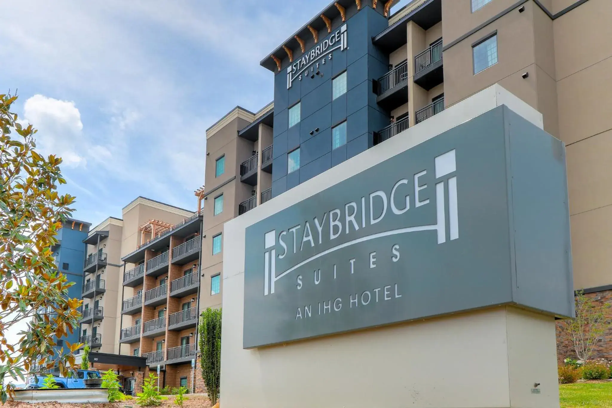 Property building in Staybridge Suites Pigeon Forge - Smoky Mtns by IHG Property building in Staybridge Suites Pigeon Forge - Smoky Mtns by IHG