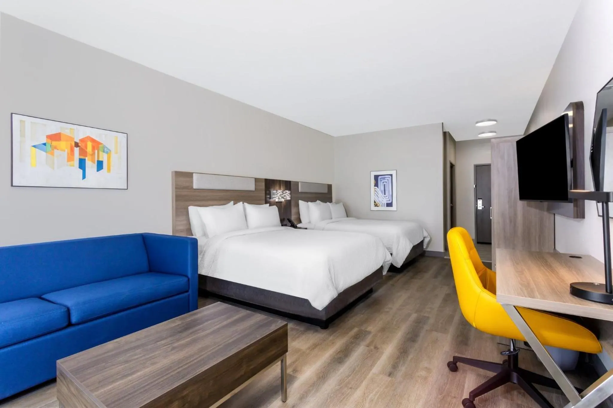 Photo of the whole room, Bed in Holiday Inn Express & Suites Macclenny by IHG