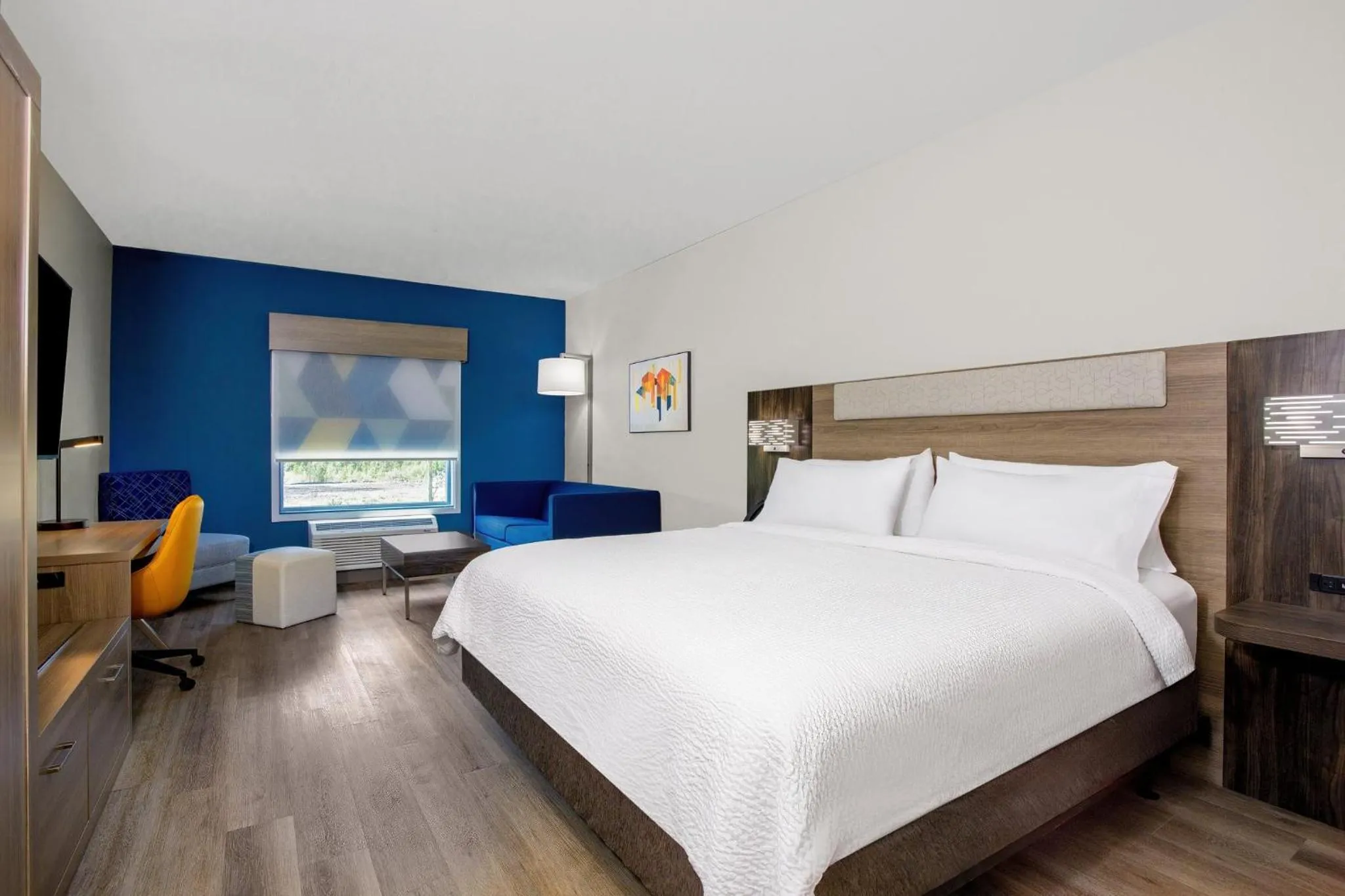 Photo of the whole room, Bed in Holiday Inn Express & Suites Macclenny by IHG