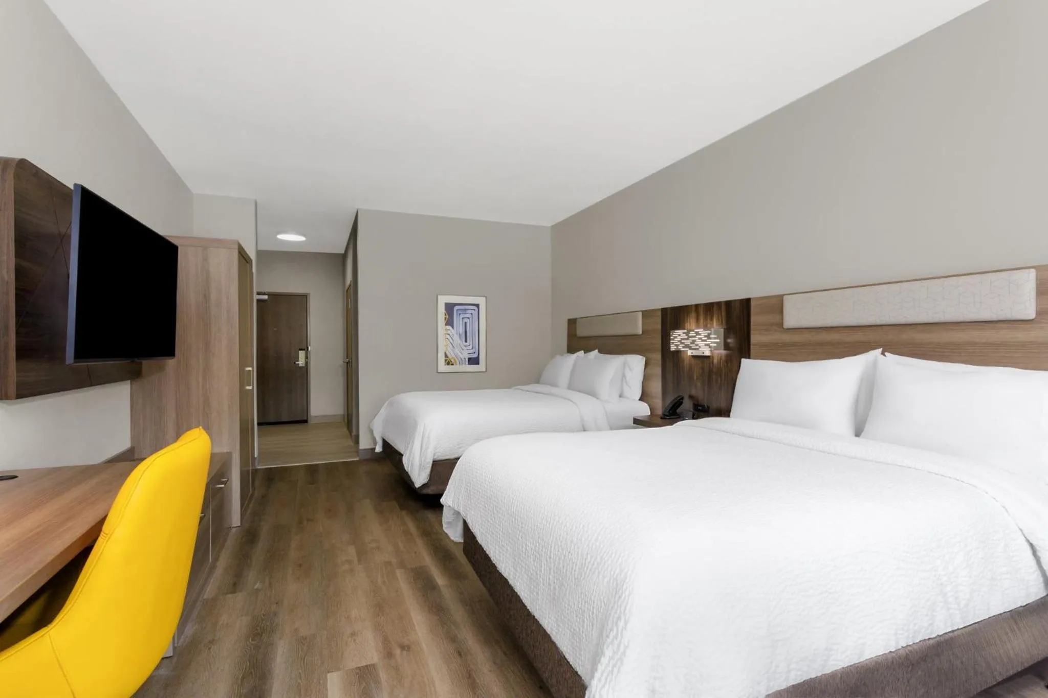 Photo of the whole room, Bed in Holiday Inn Express & Suites Macclenny by IHG