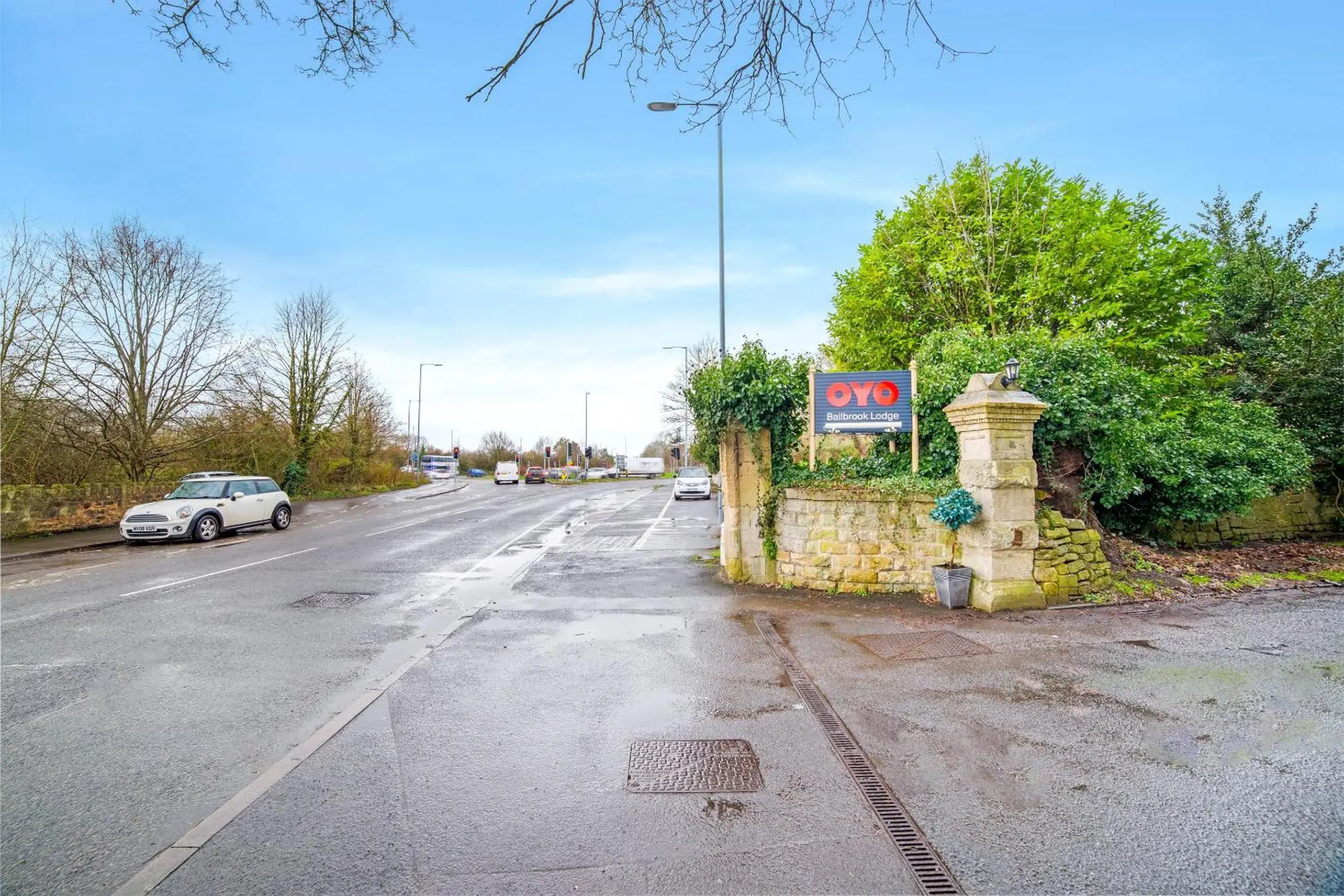Facade/entrance in OYO Bailbrook Lodge, Bath Facade/entrance in OYO Bailbrook Lodge, Bath