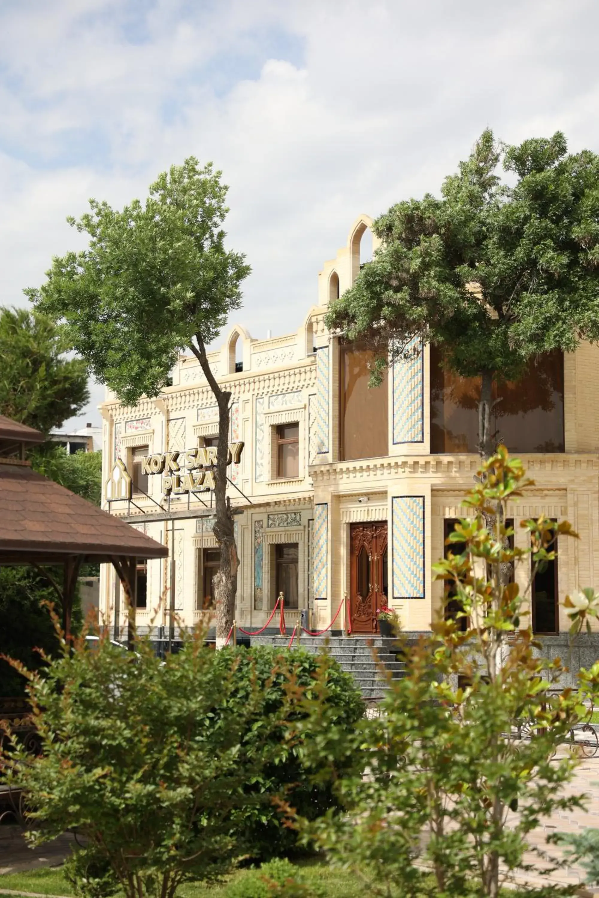 Property building in Ko'k Saroy Plaza Hotel Property building in Ko'k Saroy Plaza Hotel