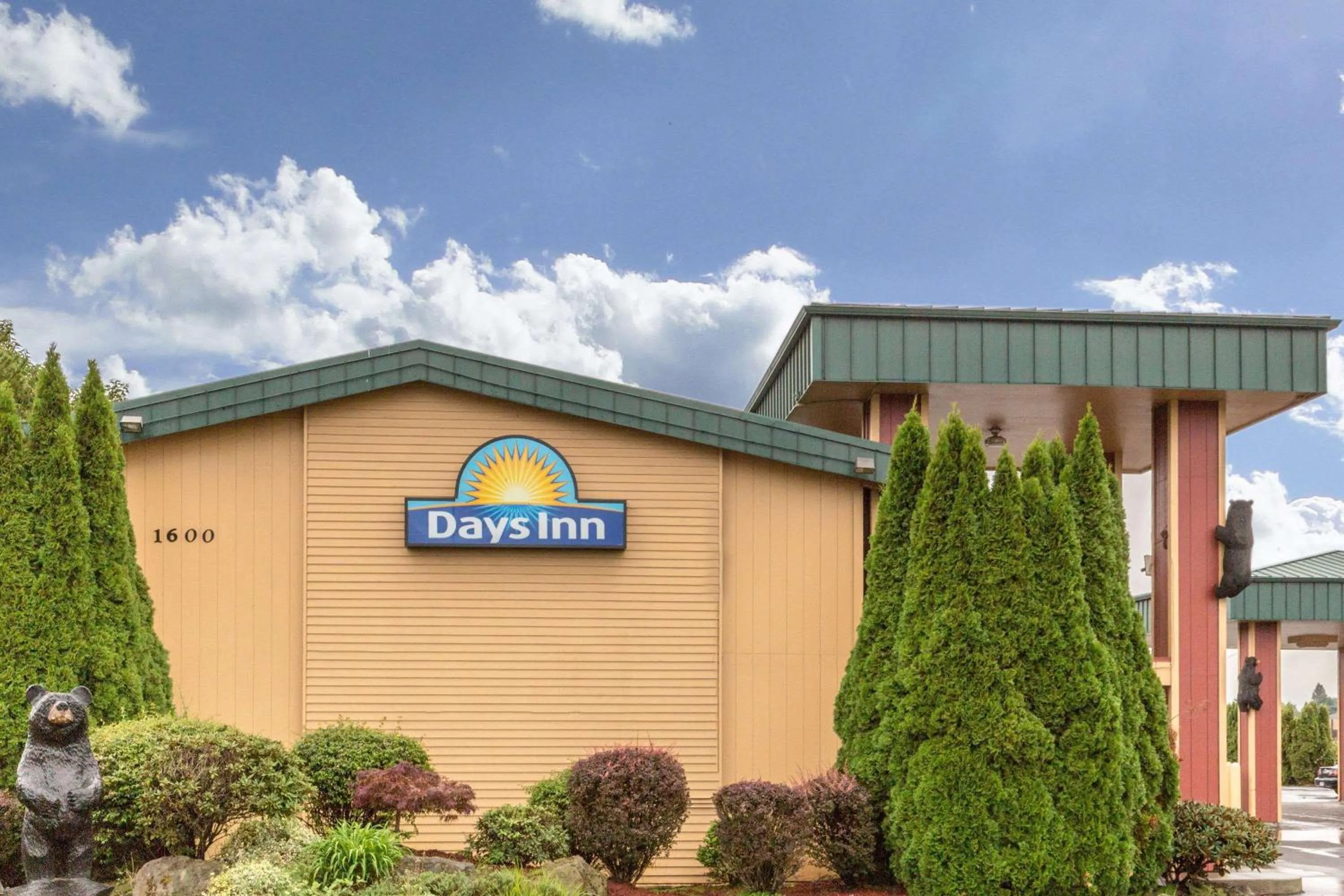 Property building in Days Inn by Wyndham Black Bear