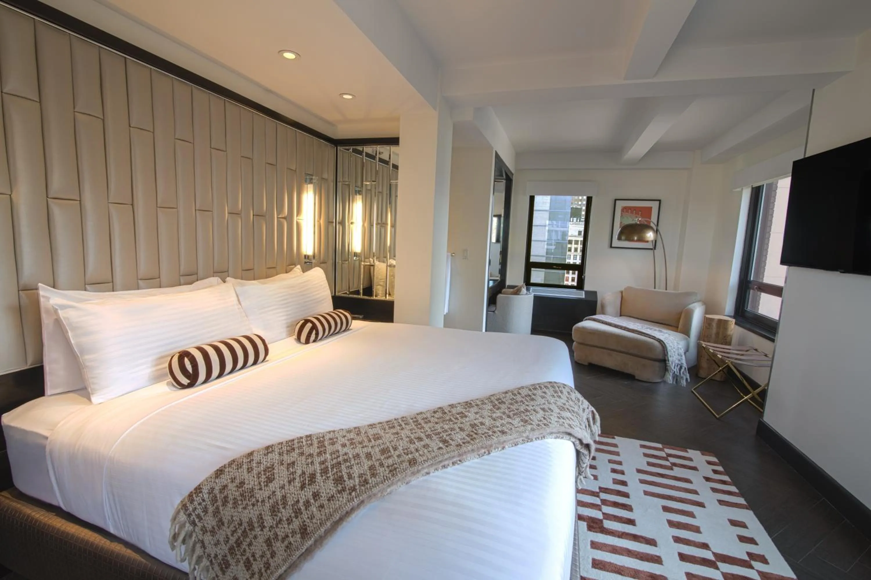 Bedroom, Bed in Hotel Edison Times Square