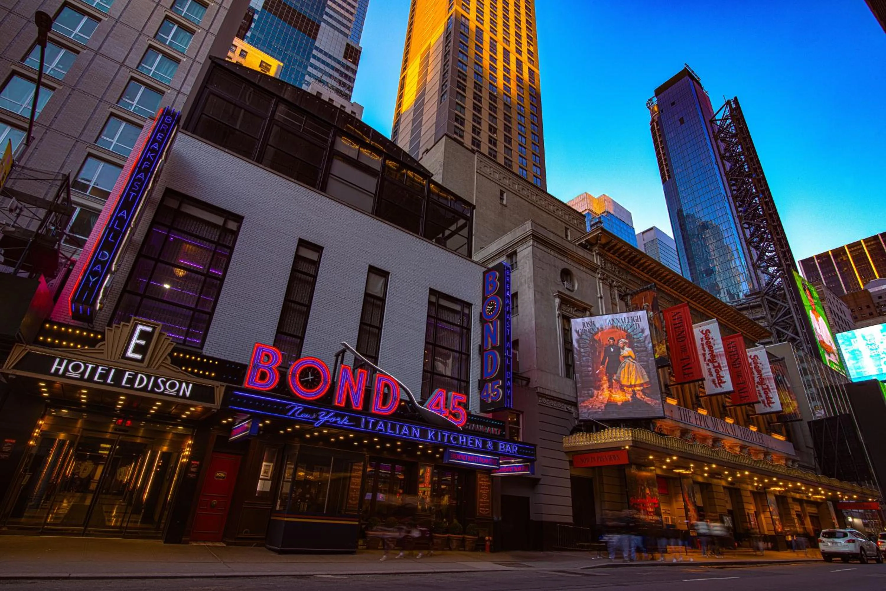 Restaurant/places to eat in Hotel Edison Times Square