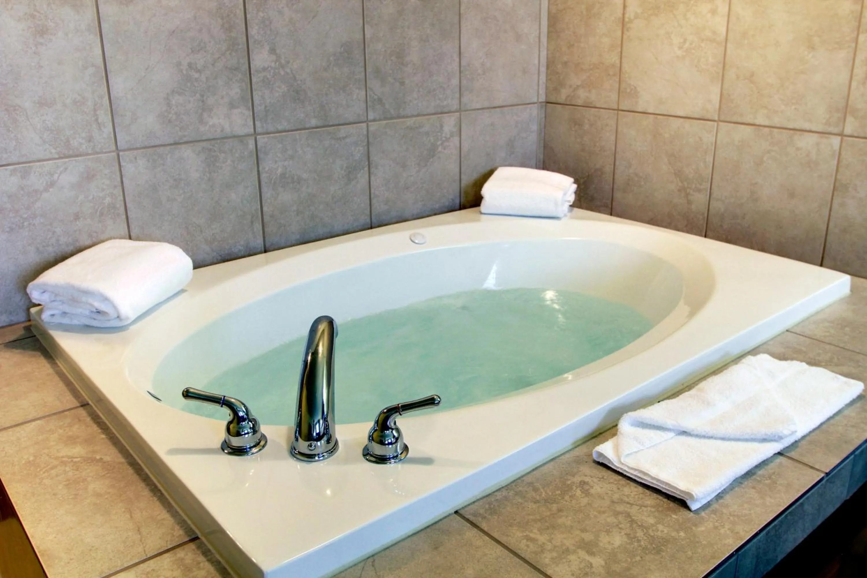 Bathroom in Cobblestone Inn & Suites - Linton