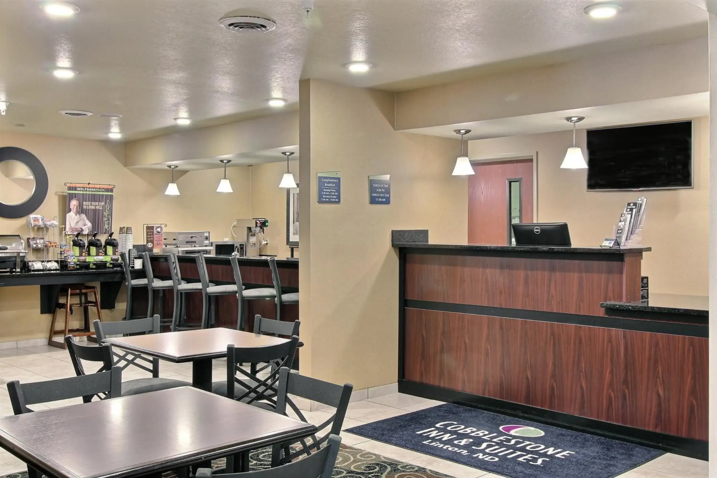 Lobby or reception in Cobblestone Inn & Suites - Linton Lobby or reception in Cobblestone Inn & Suites - Linton