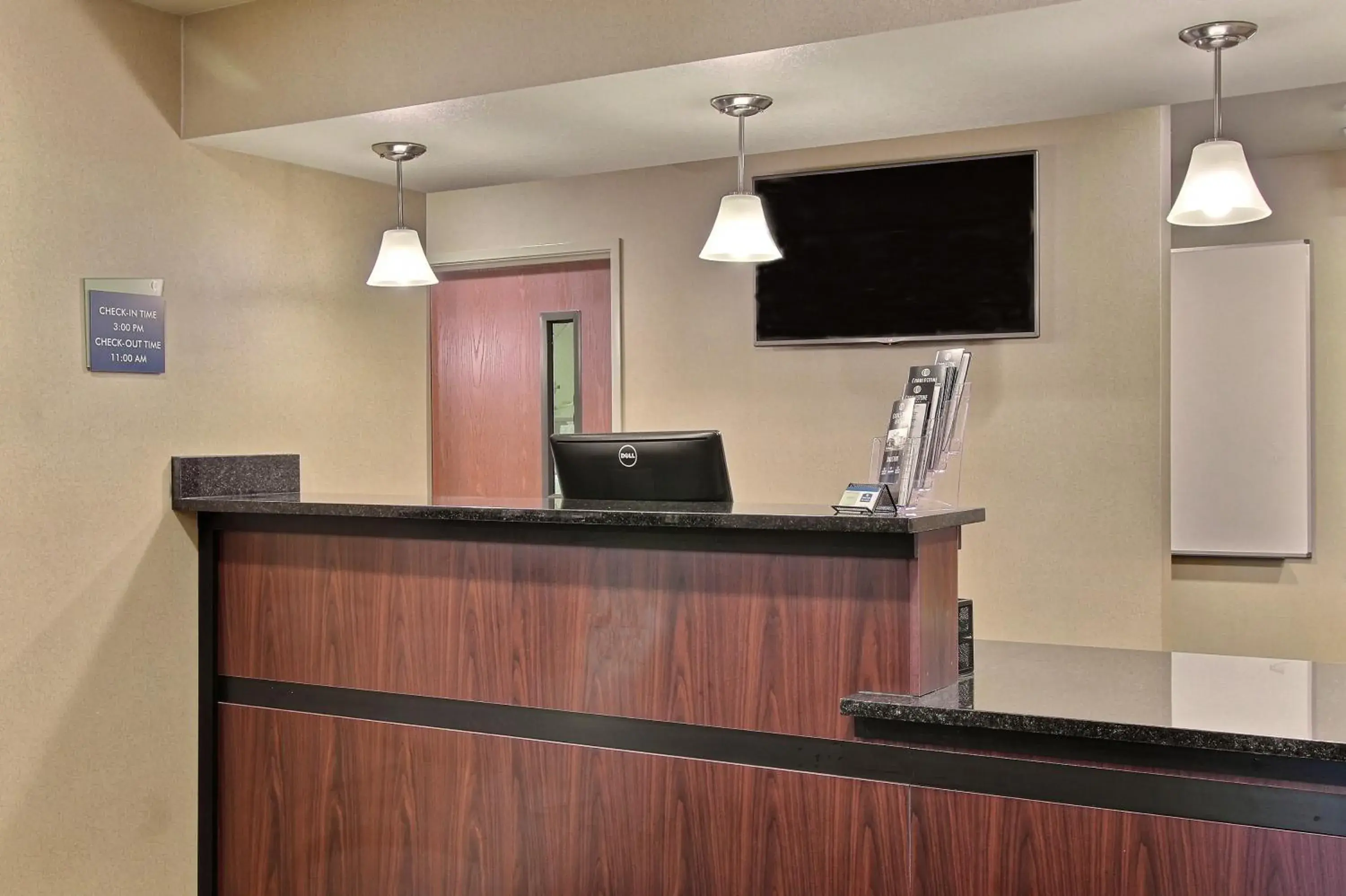 Lobby or reception in Cobblestone Inn & Suites - Linton Lobby or reception in Cobblestone Inn & Suites - Linton