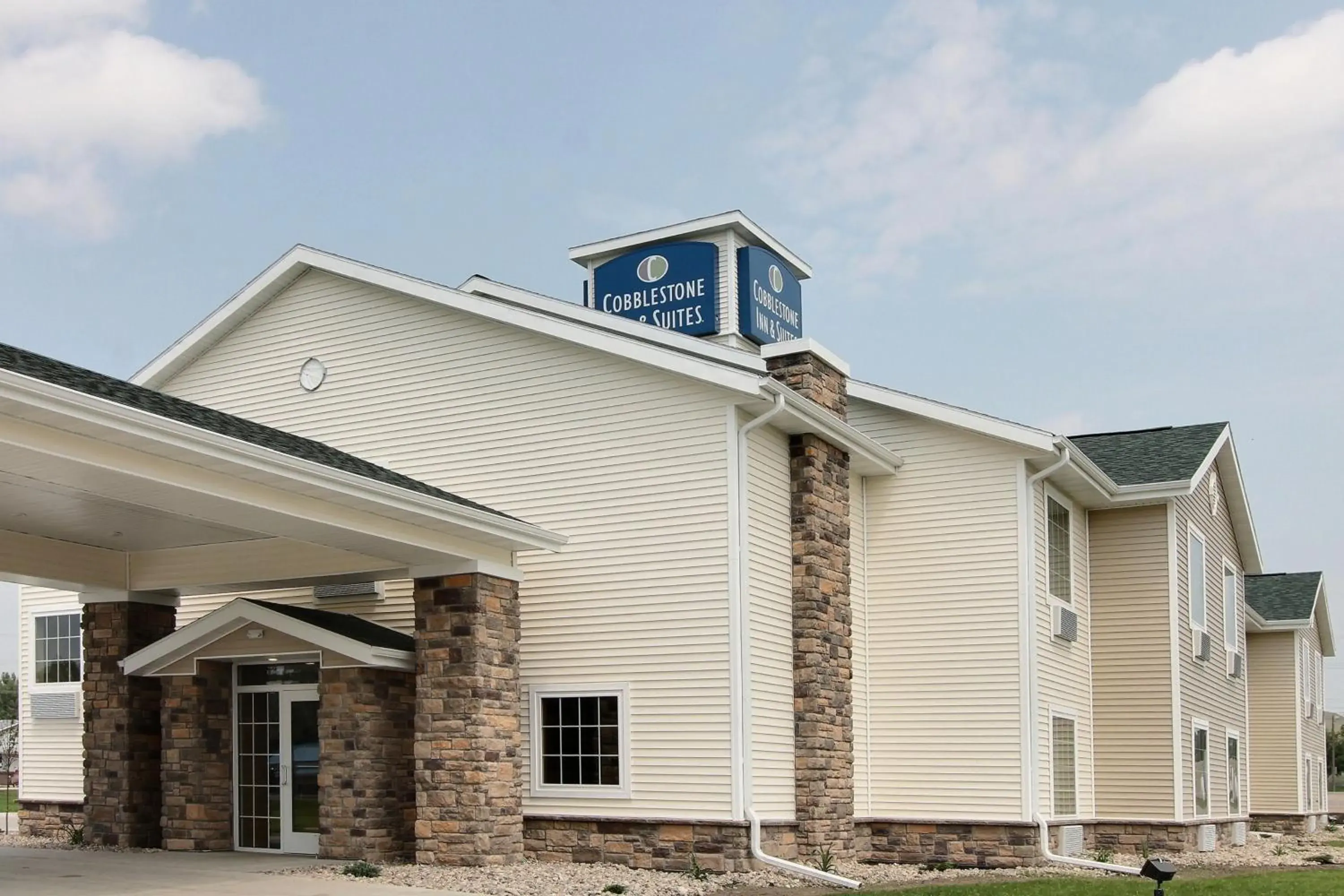 Facade/entrance in Cobblestone Inn & Suites - Linton Facade/entrance in Cobblestone Inn & Suites - Linton