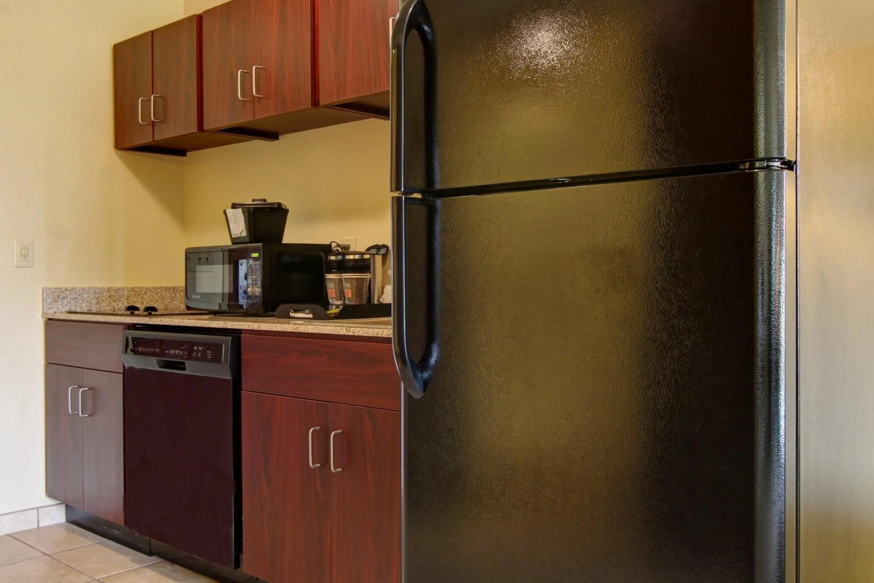Kitchen or kitchenette in Cobblestone Inn & Suites - Linton