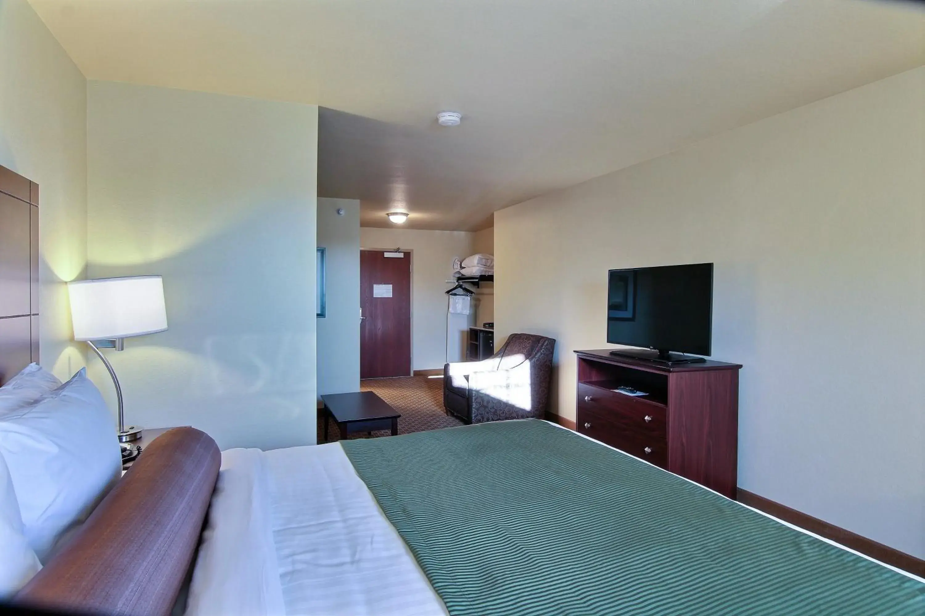 Bed in Cobblestone Hotel & Suites - Beulah Bed in Cobblestone Hotel & Suites - Beulah