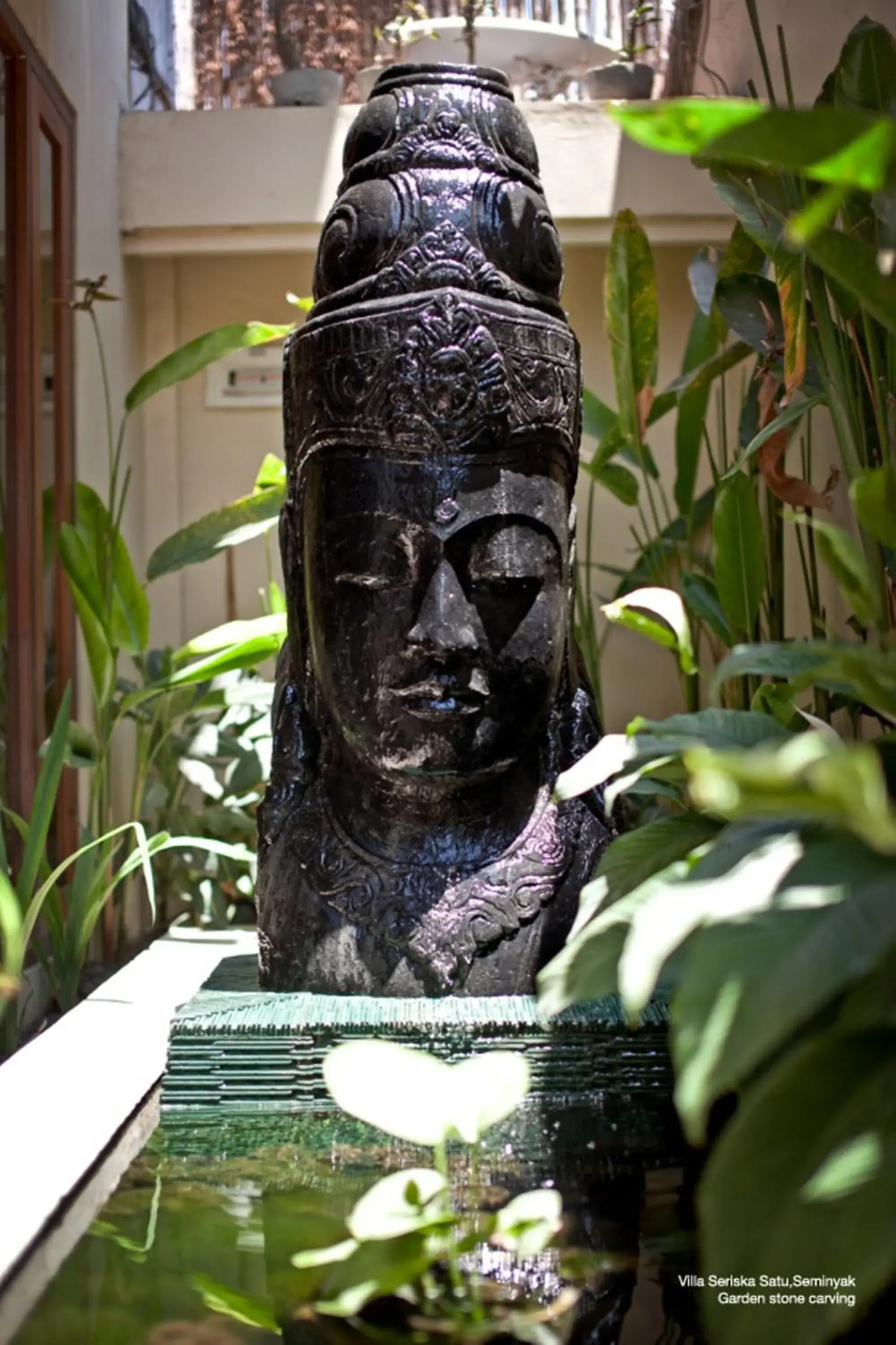 Facade/entrance in Villa Seriska Seminyak Facade/entrance in Villa Seriska Seminyak