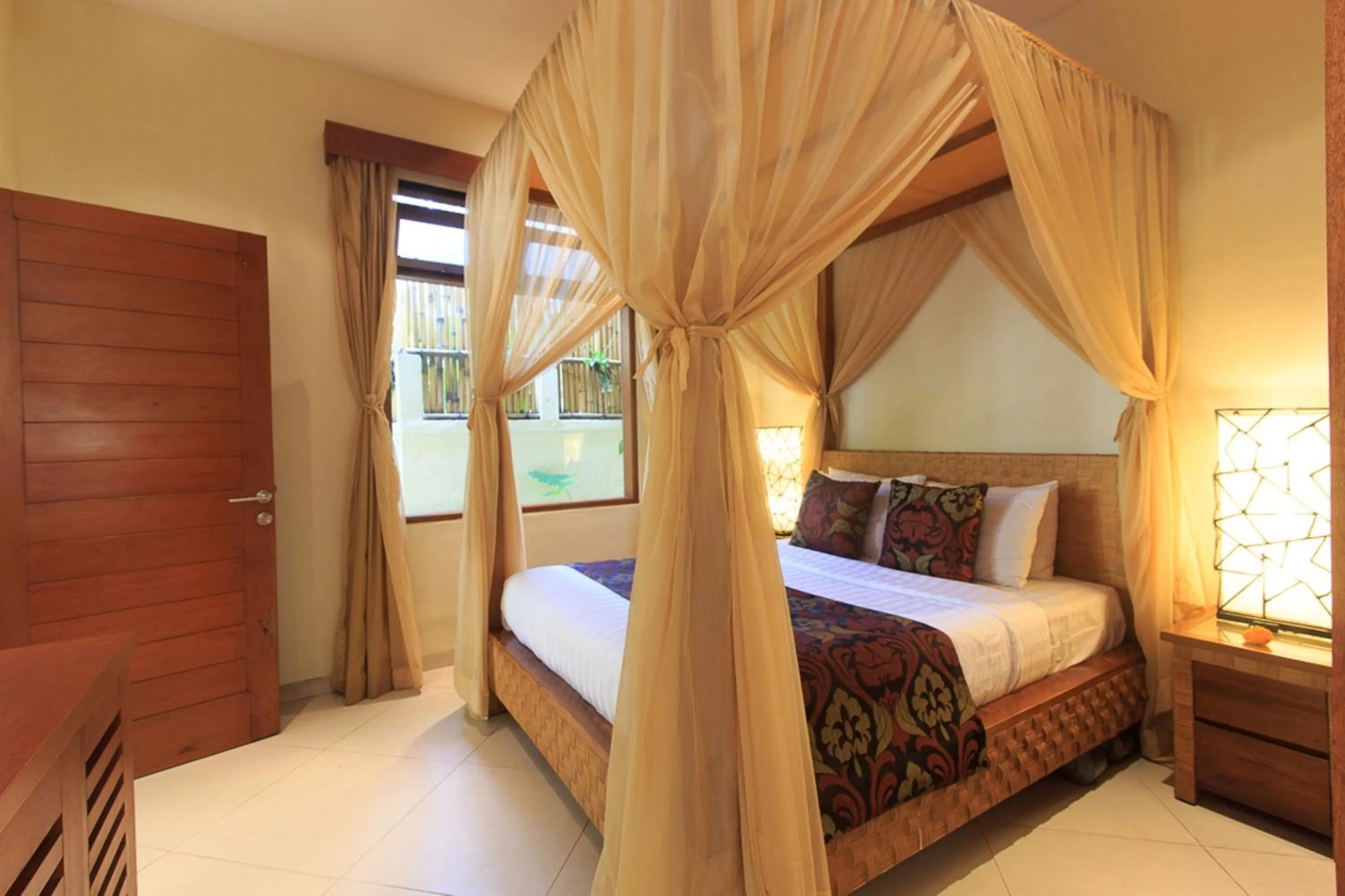 Bed in Villa Seriska Seminyak