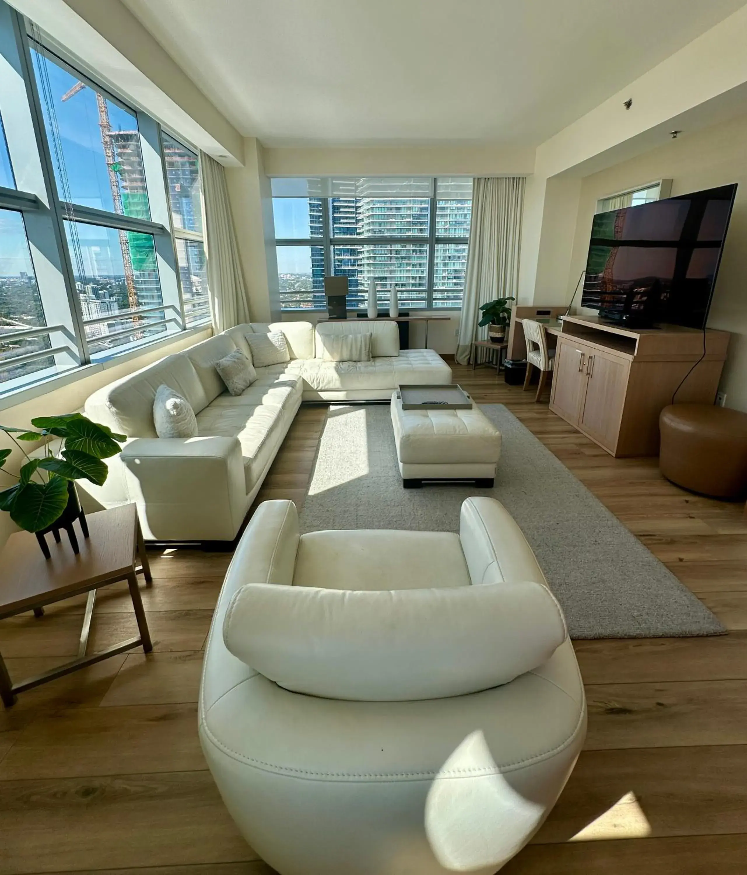 Two-Bedroom Apartment with Balcony and Sea View in Brickell Arch Residences Free Parking by Palermo Home Miami Two-Bedroom Apartment with Balcony and Sea View in Brickell Arch Residences Free Parking by Palermo Home Miami