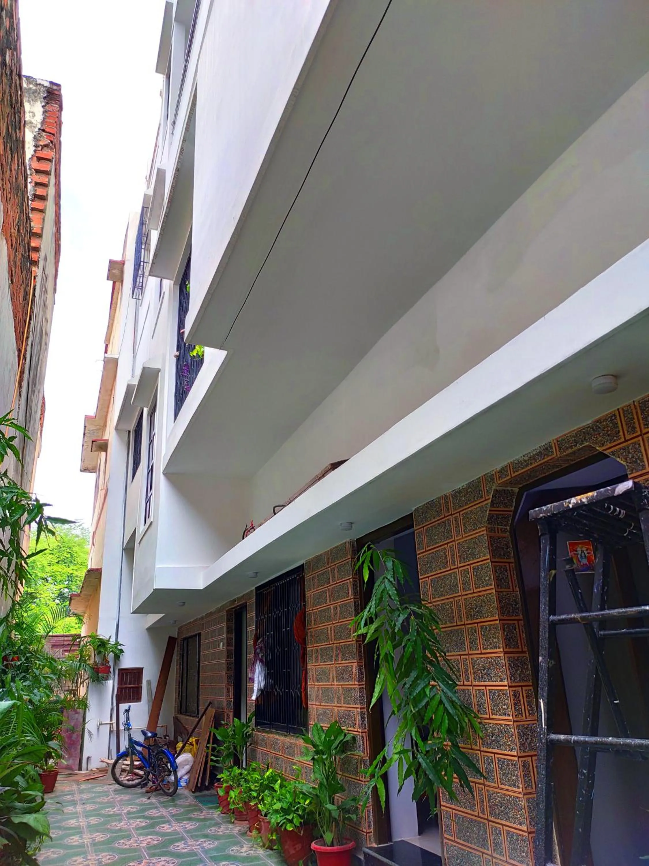 Property building in Khushi Paying Guest House