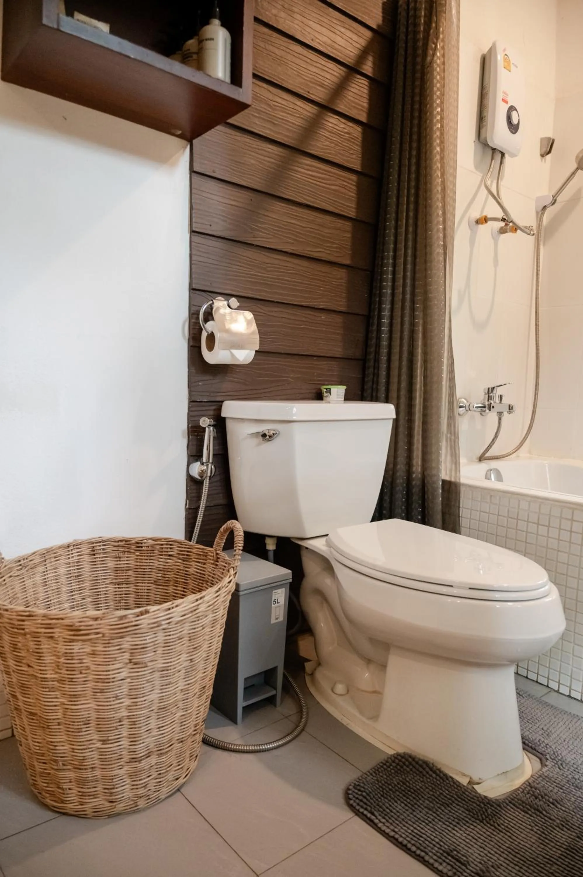 Toilet in Tolani Southgate Villa Chiang Mai