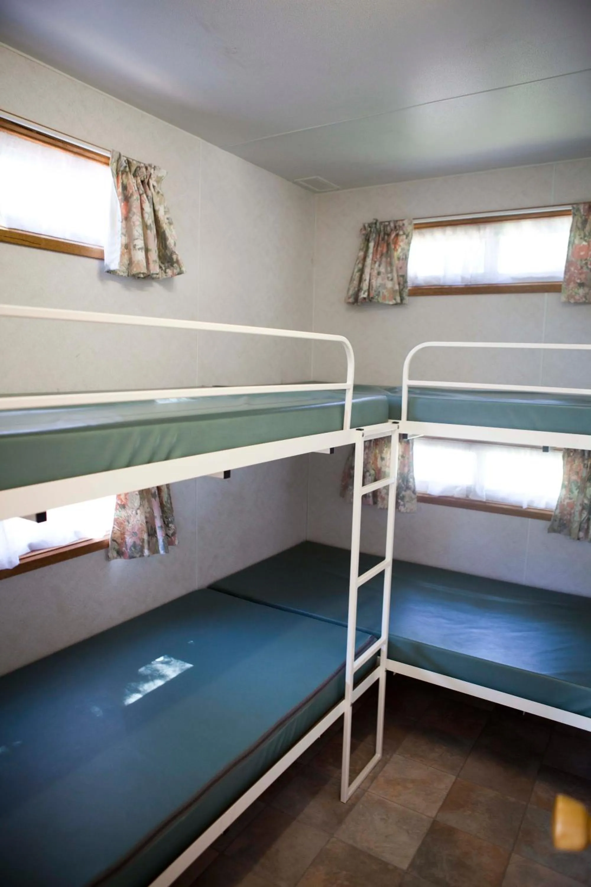 Bedroom, Bed in Strayleaves Caravan Park