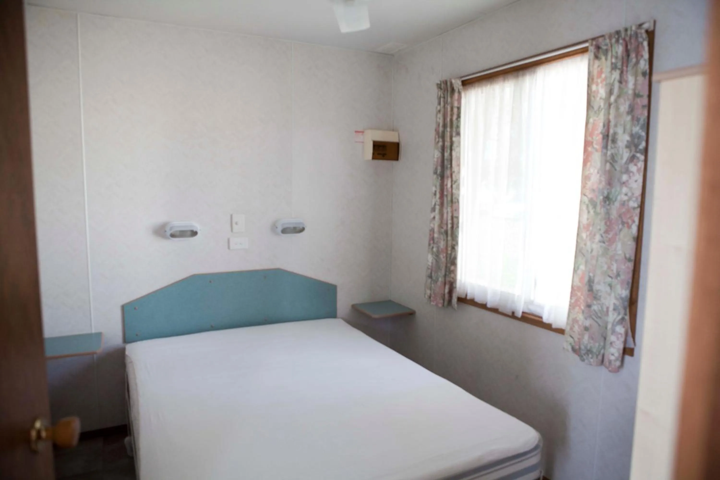 Bedroom, Bed in Strayleaves Caravan Park