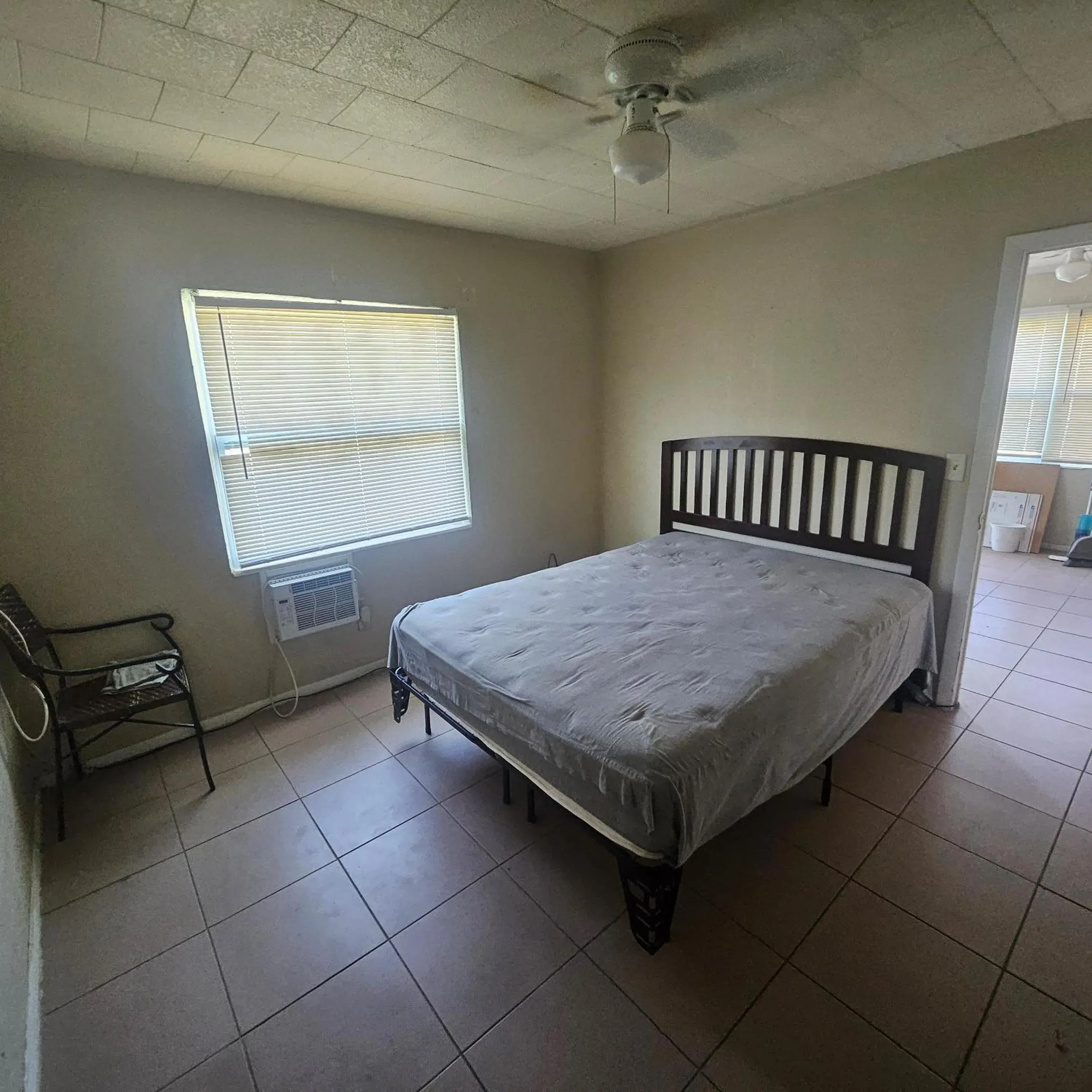 Bed in Sebastian Gardens Inn & Suites Bed in Sebastian Gardens Inn & Suites