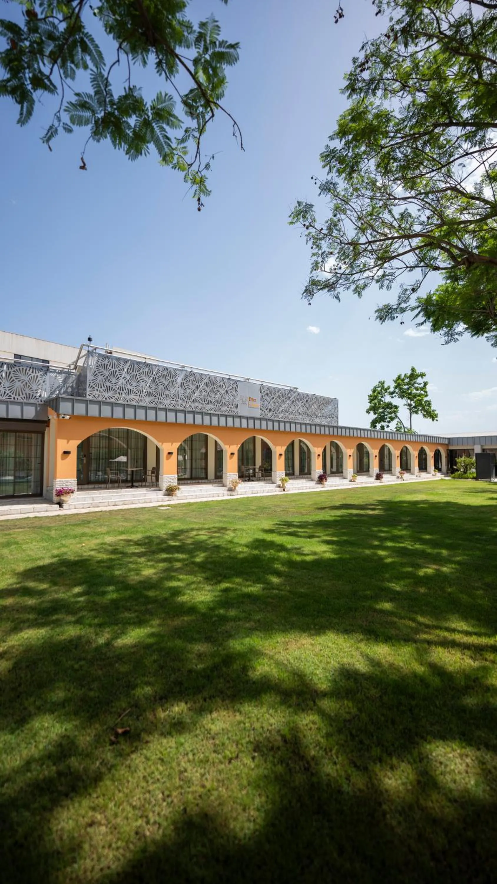 Garden in Ema Houses