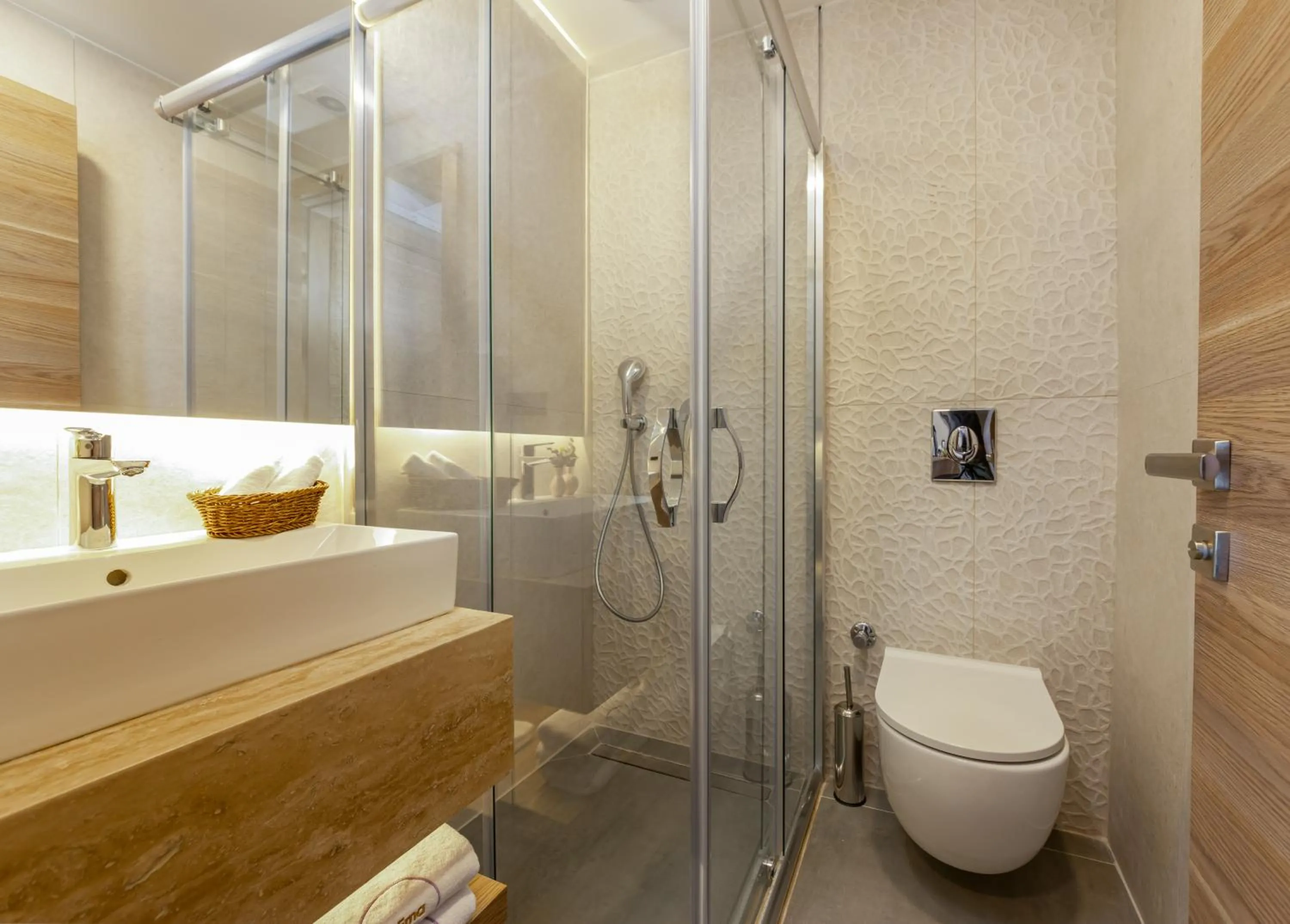 Shower in Ema Houses