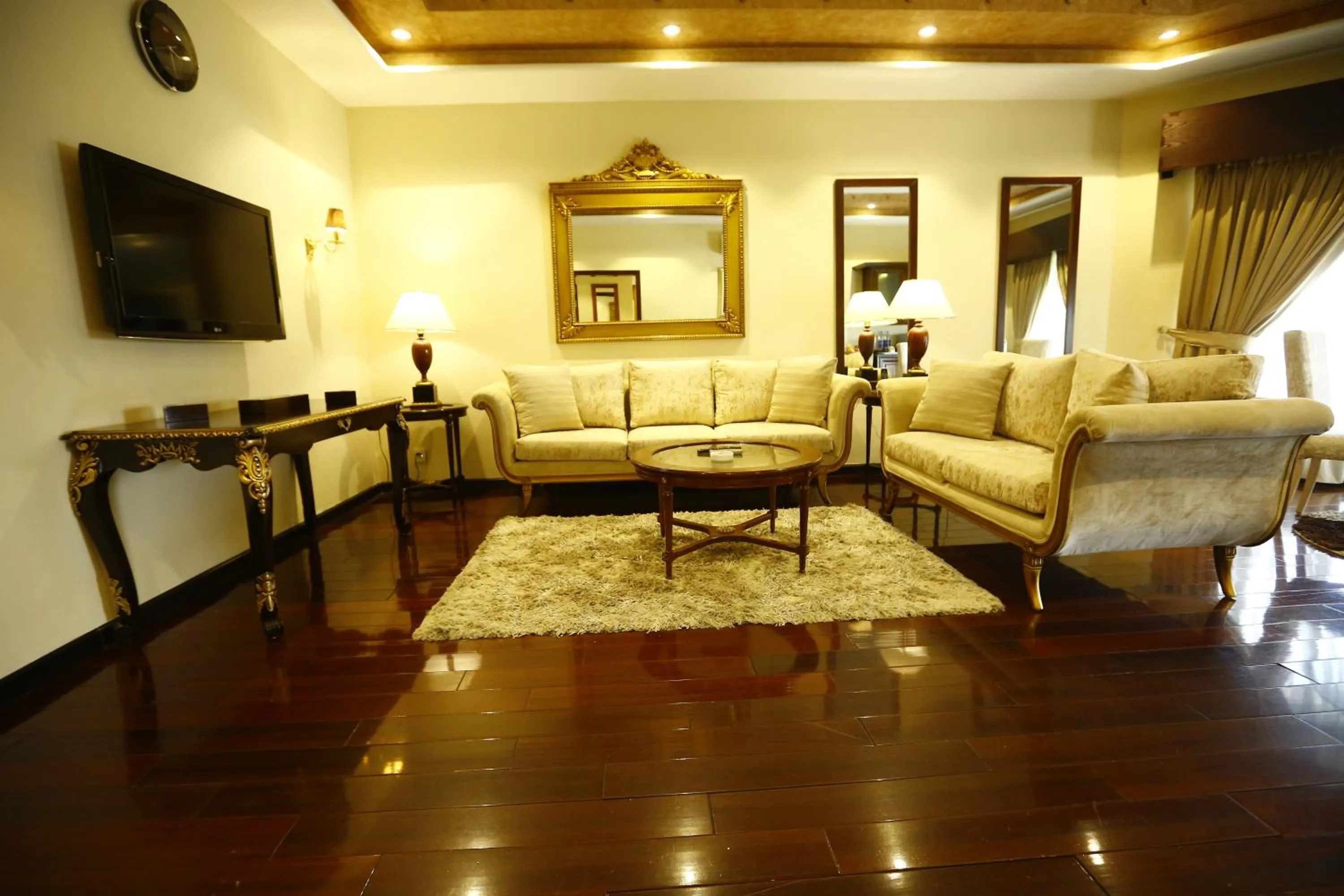 Living room in Bahria Grand Hotel & Resort