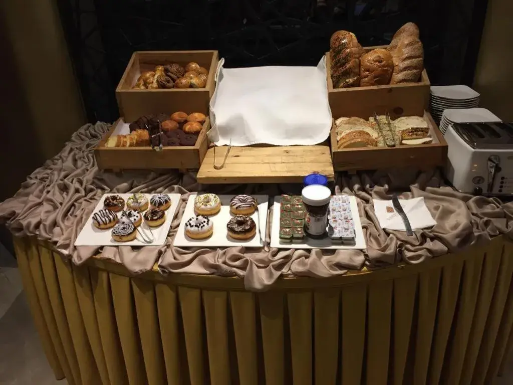 Bahria Grand Hotel & Resort Bahria Grand Hotel & Resort