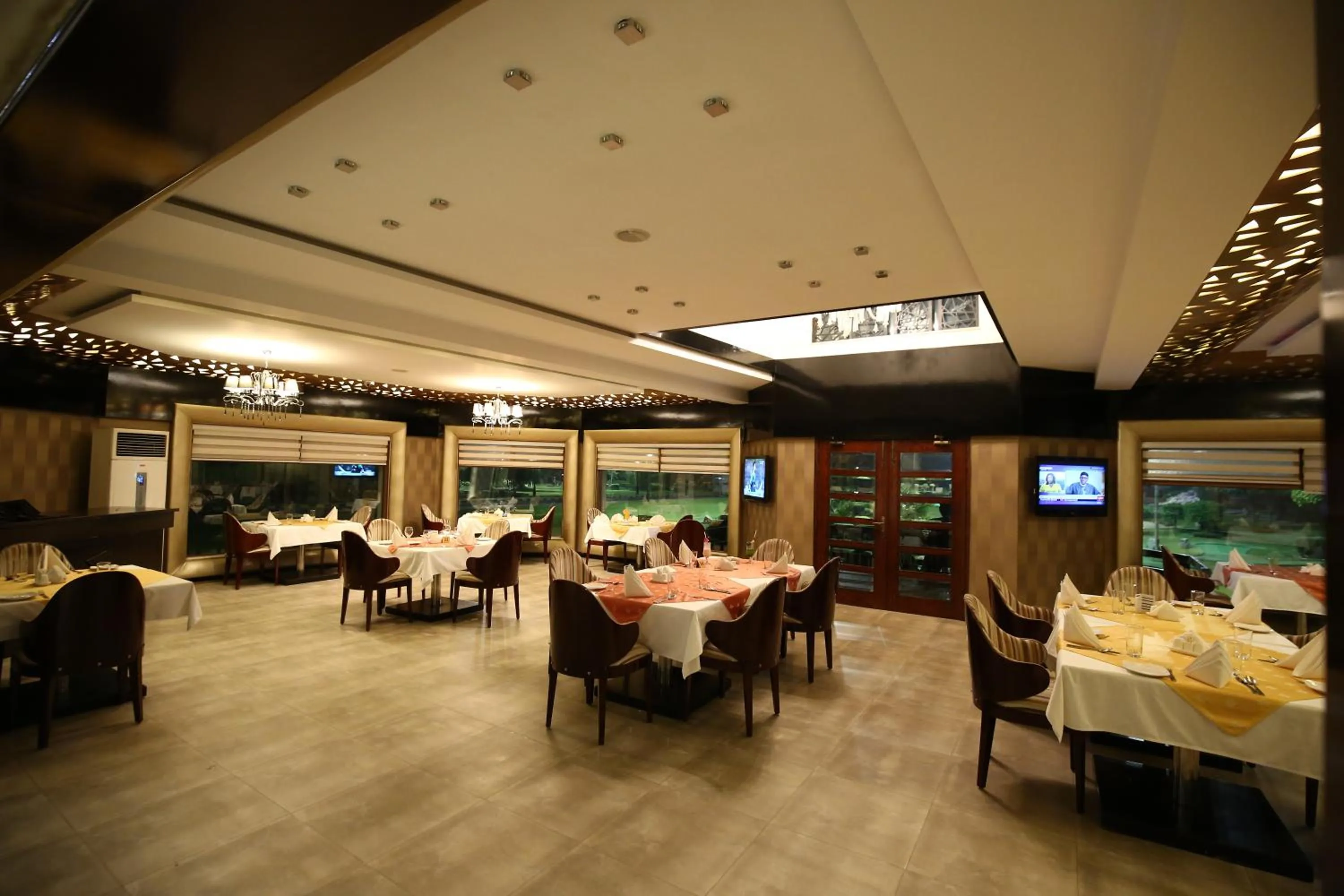 Restaurant/places to eat in Bahria Grand Hotel & Resort