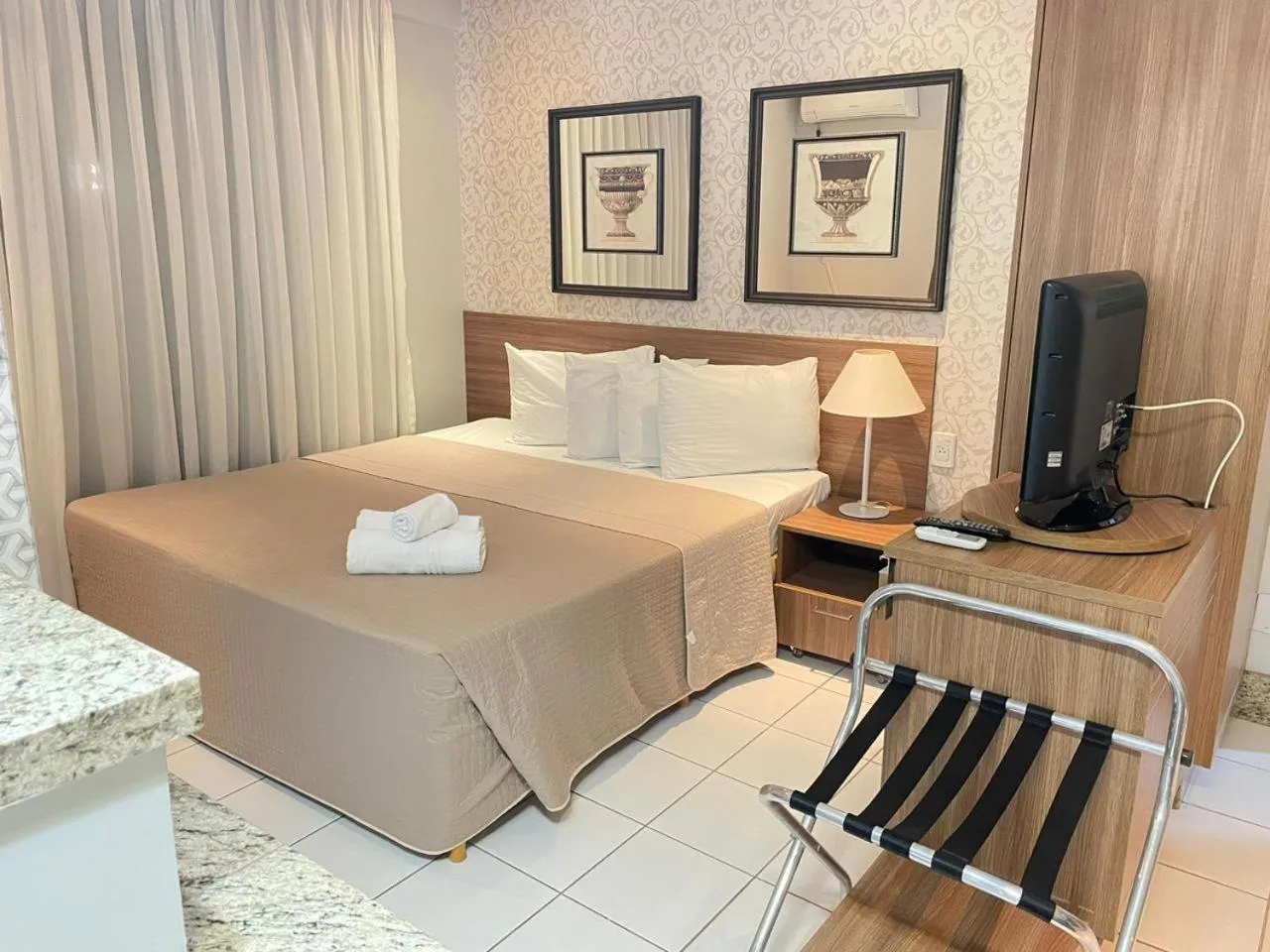 Photo of the whole room, Bed in Sun Square Suítes Hotel By Lual