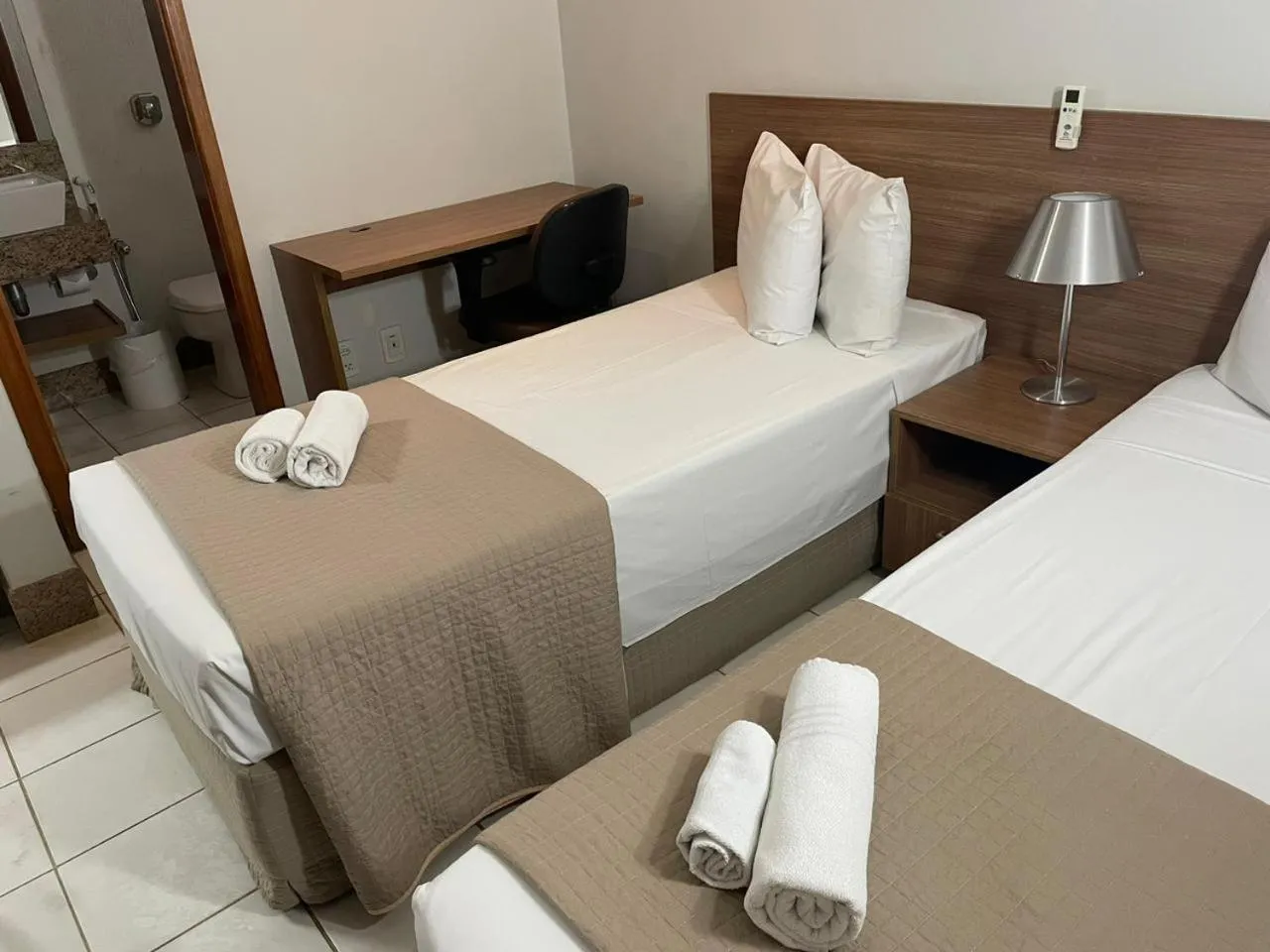 Bedroom, Bed in Sun Square Suítes Hotel By Lual