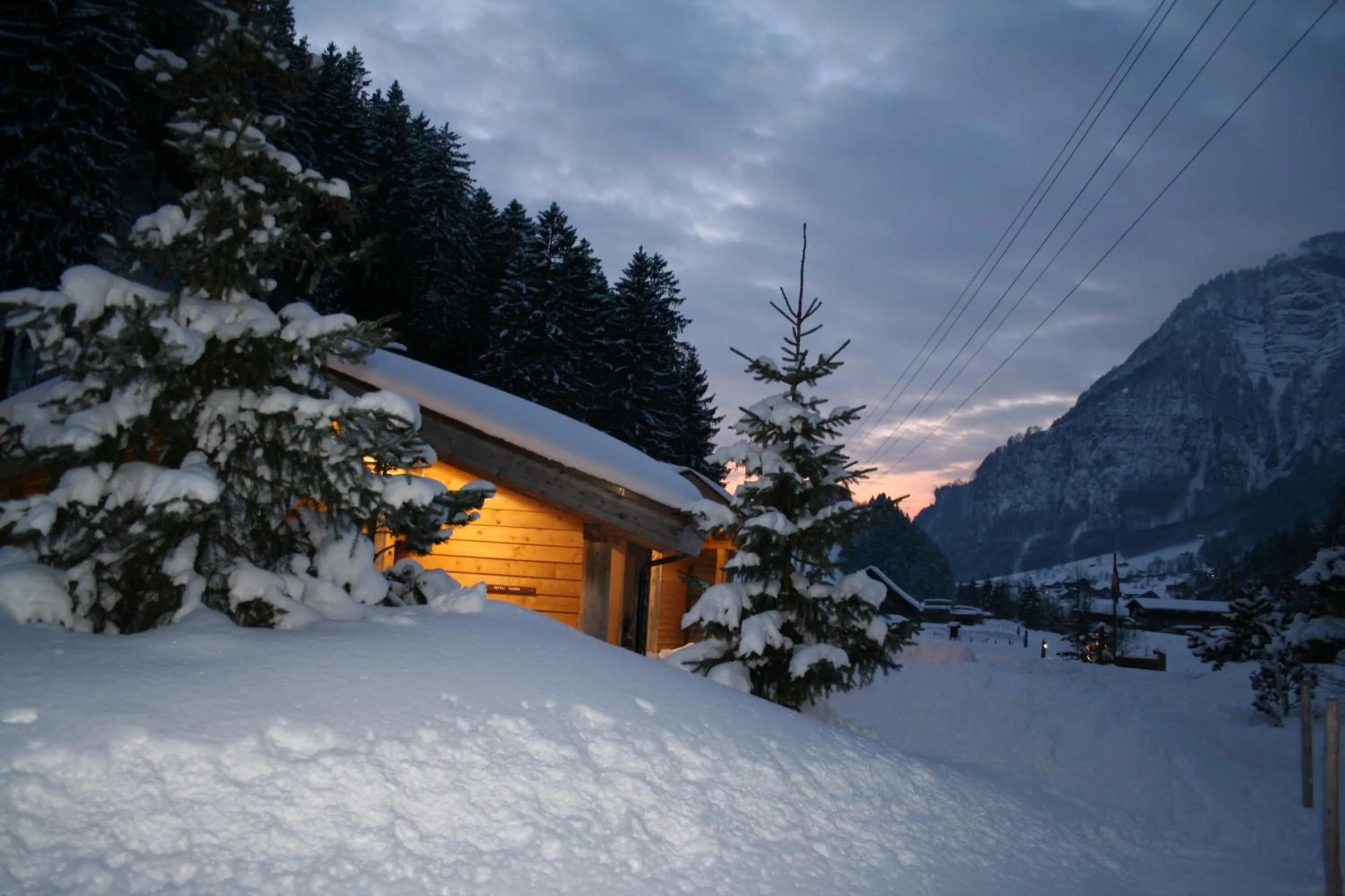 Property building in Hüttenhotel Husky Lodge