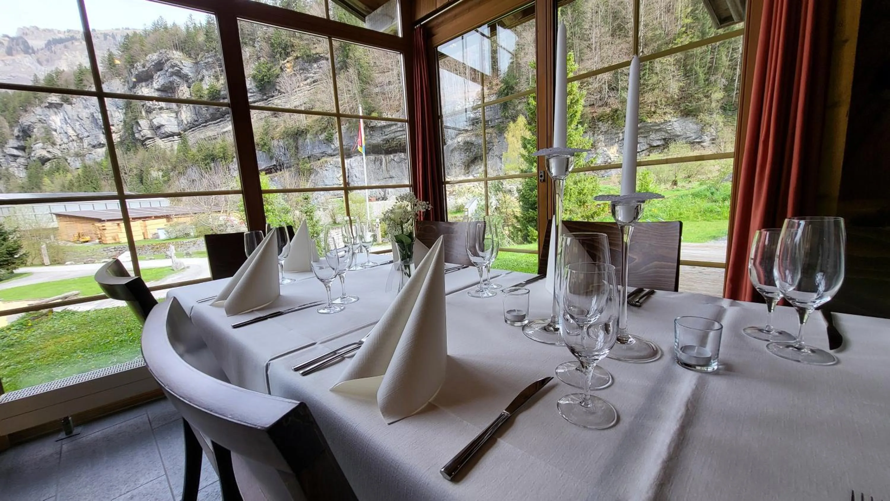 Restaurant/places to eat in Hüttenhotel Husky Lodge