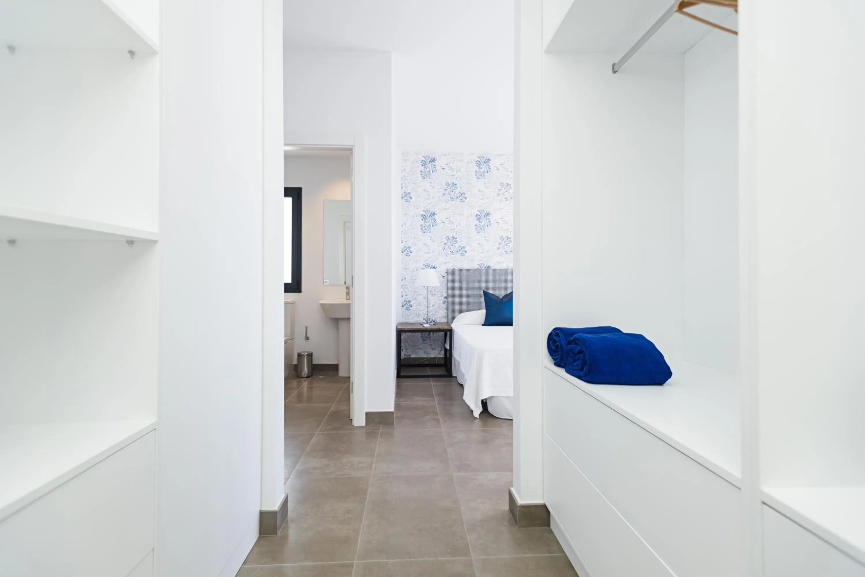 Bedroom, Bed in Altos de la Gloria Beach Apartments
