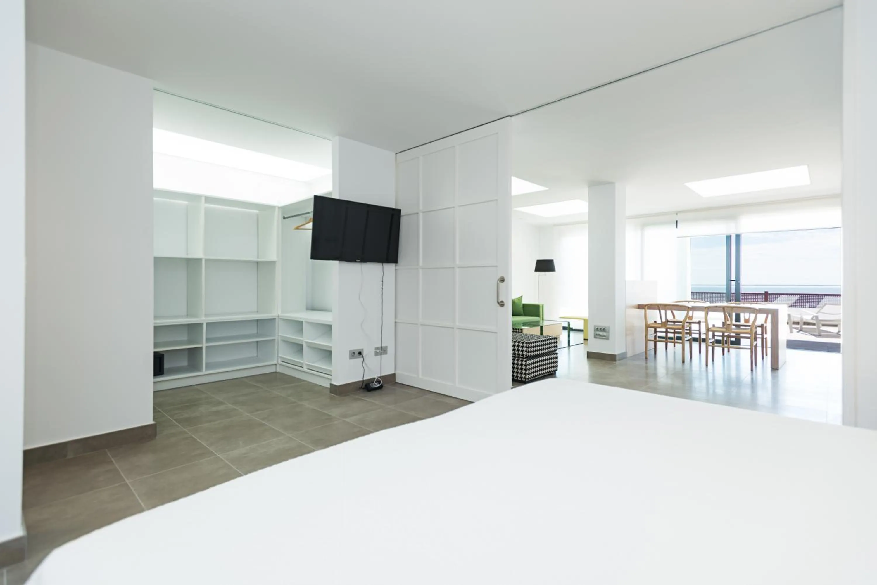 Dining area, Bed in Altos de la Gloria Beach Apartments