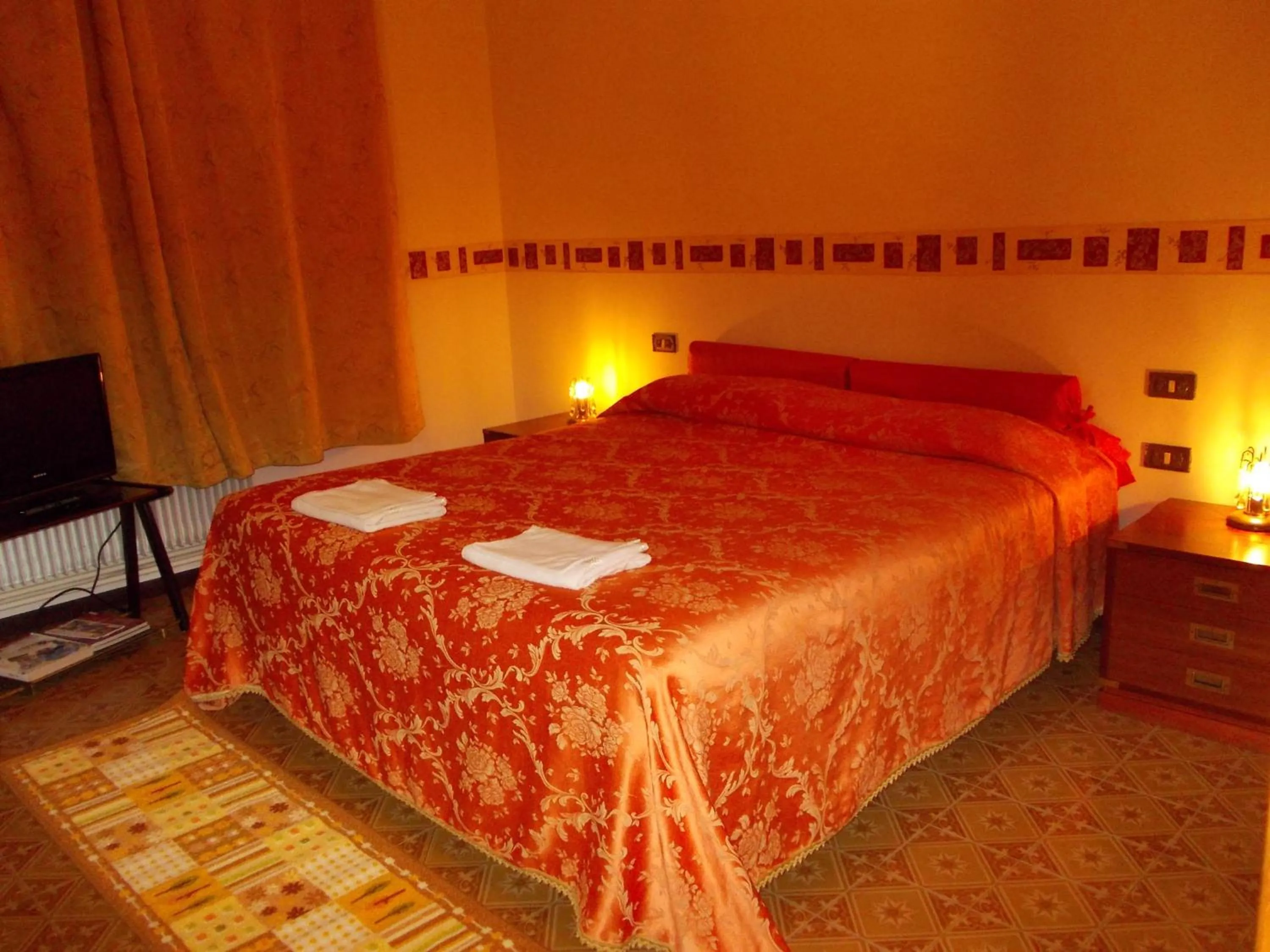 Bedroom, Bed in Big Brother Bed & Rooms