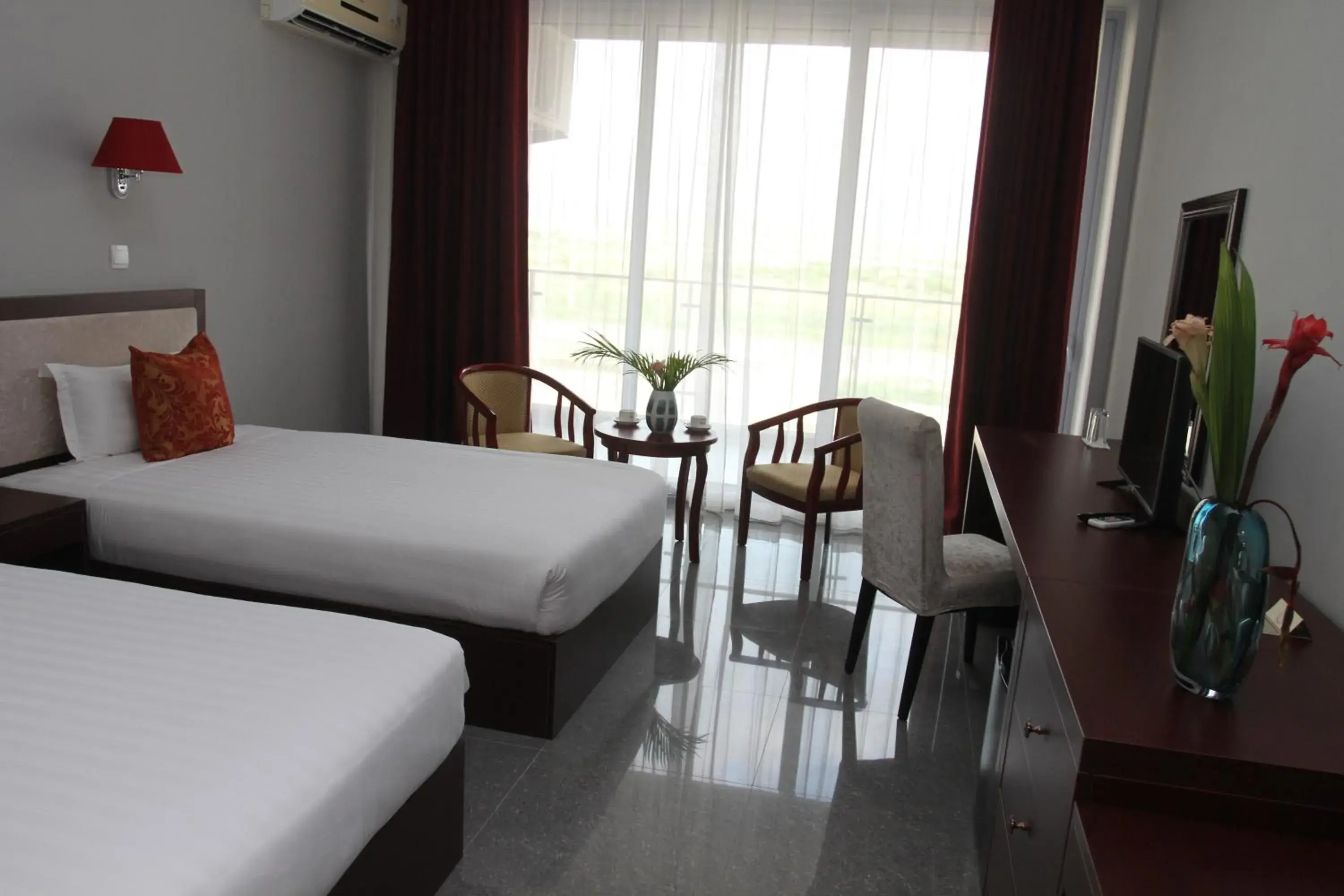 Superior Twin Room with City View - single occupancy in Flow Hotel Benguela Superior Twin Room with City View - single occupancy in Flow Hotel Benguela