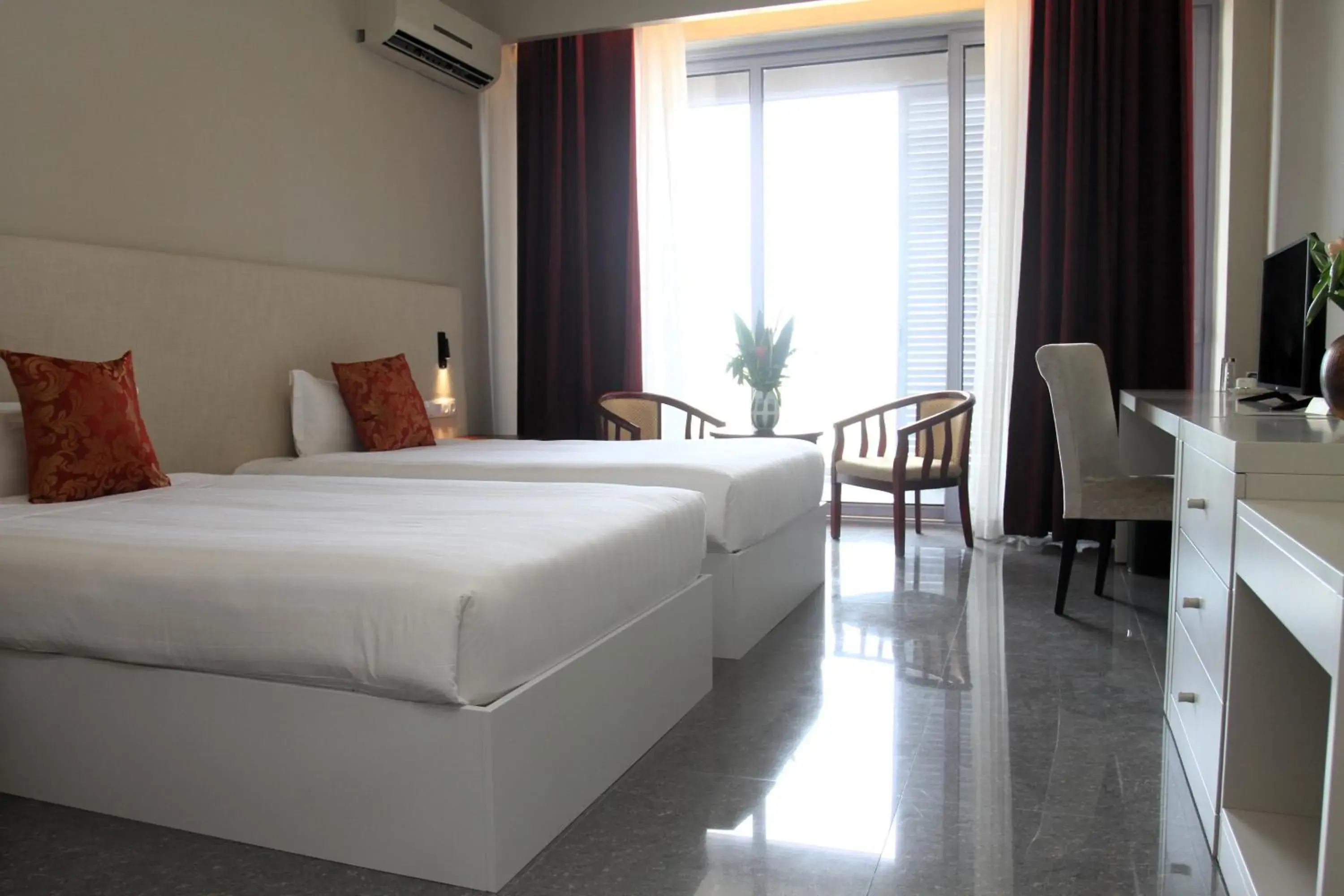 Superior Twin Room with Sea View - single occupancy in Flow Hotel Benguela Superior Twin Room with Sea View - single occupancy in Flow Hotel Benguela