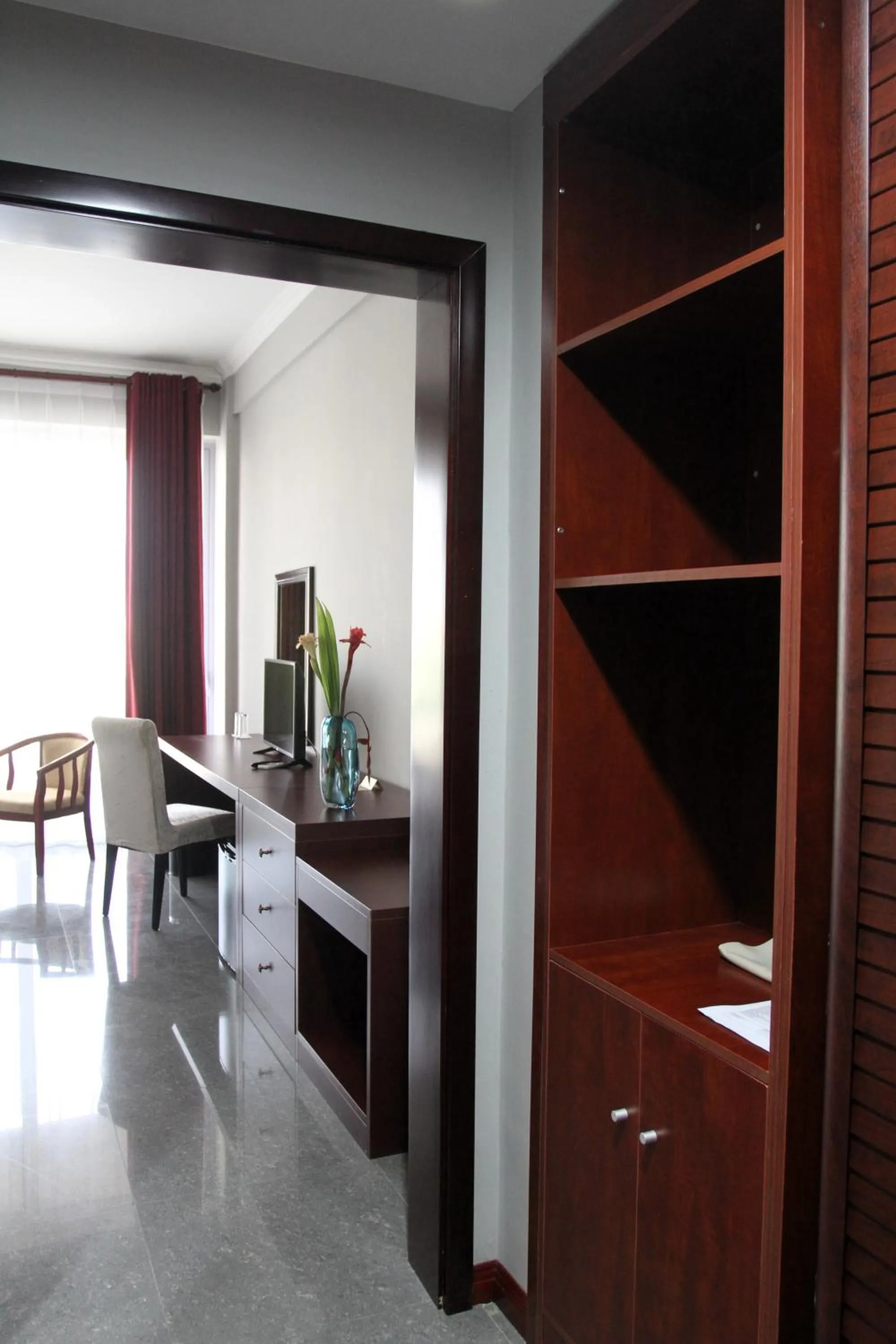 hair dresser in Flow Hotel Benguela