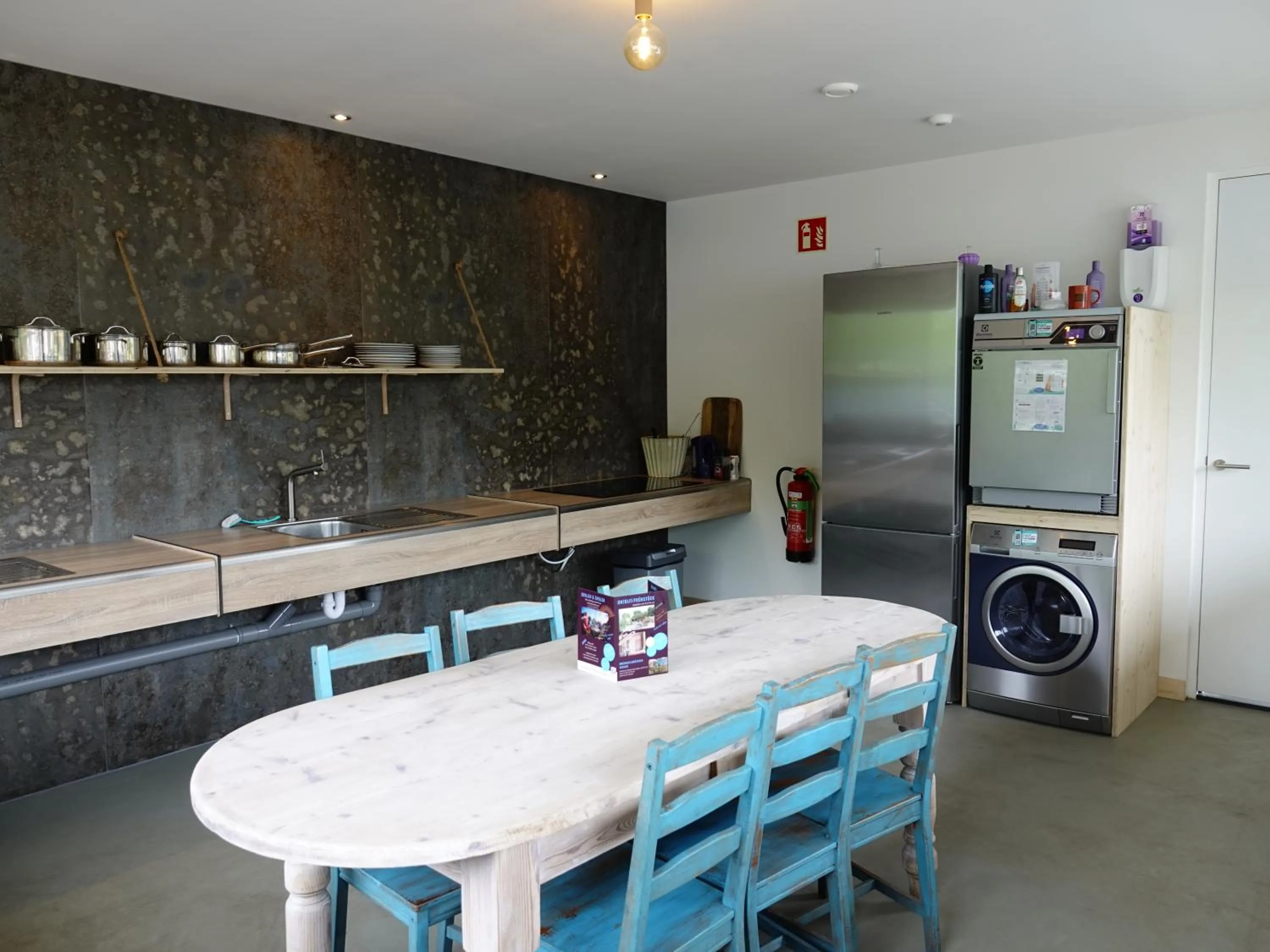 Communal kitchen in B&B Welgelegen