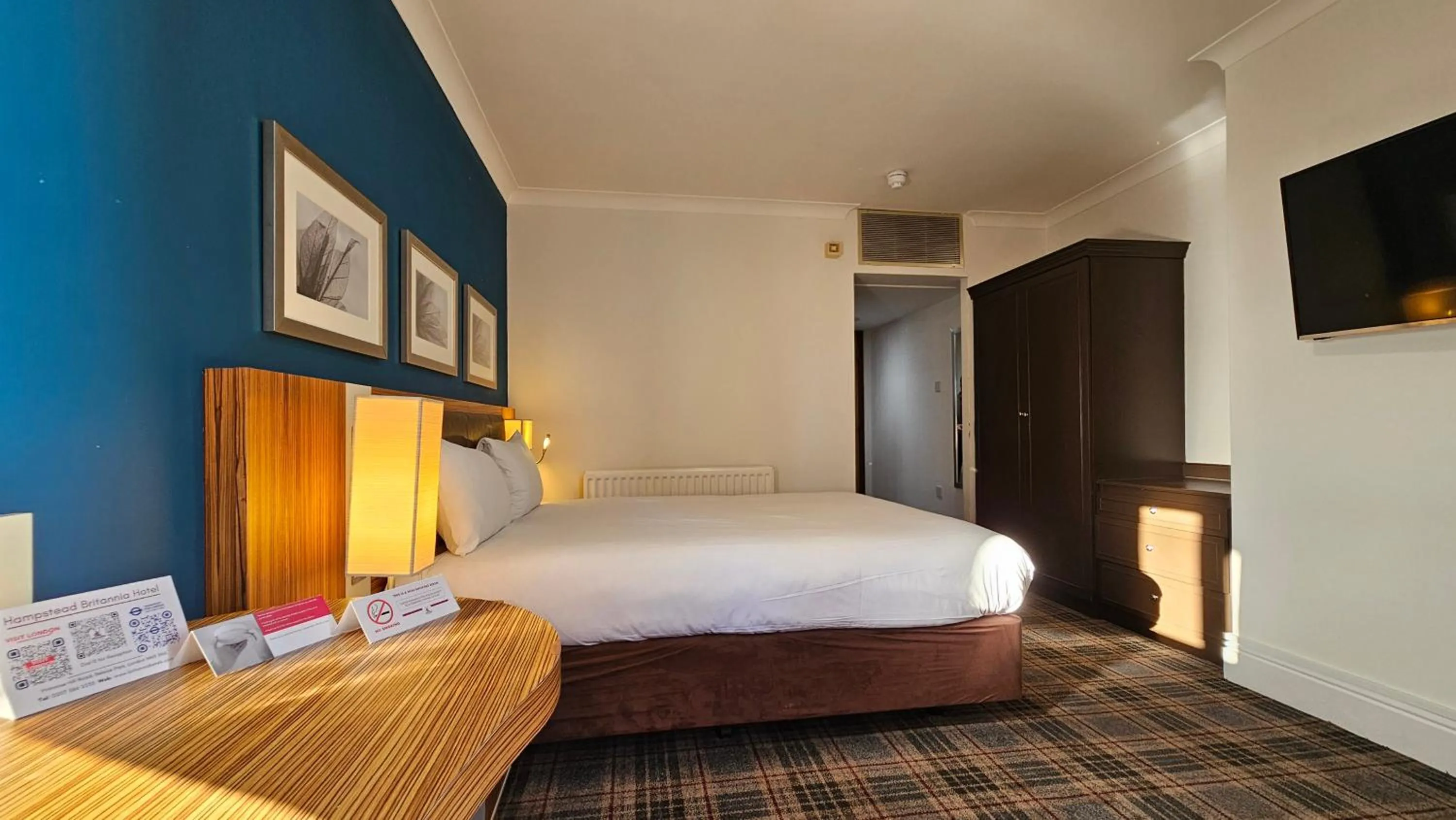 Bedroom, Bed in Hampstead Britannia