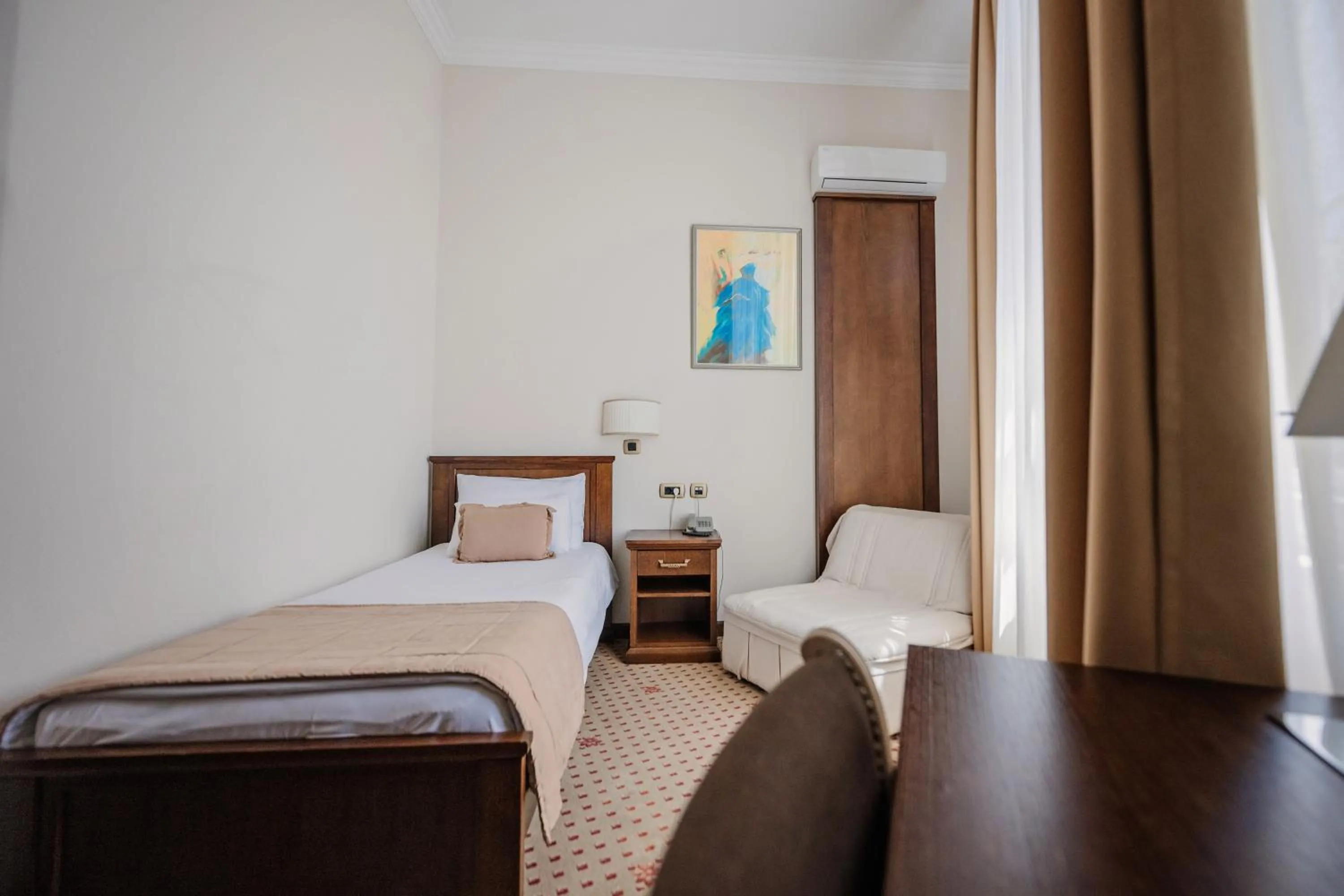 Bed in Hotel Beograd