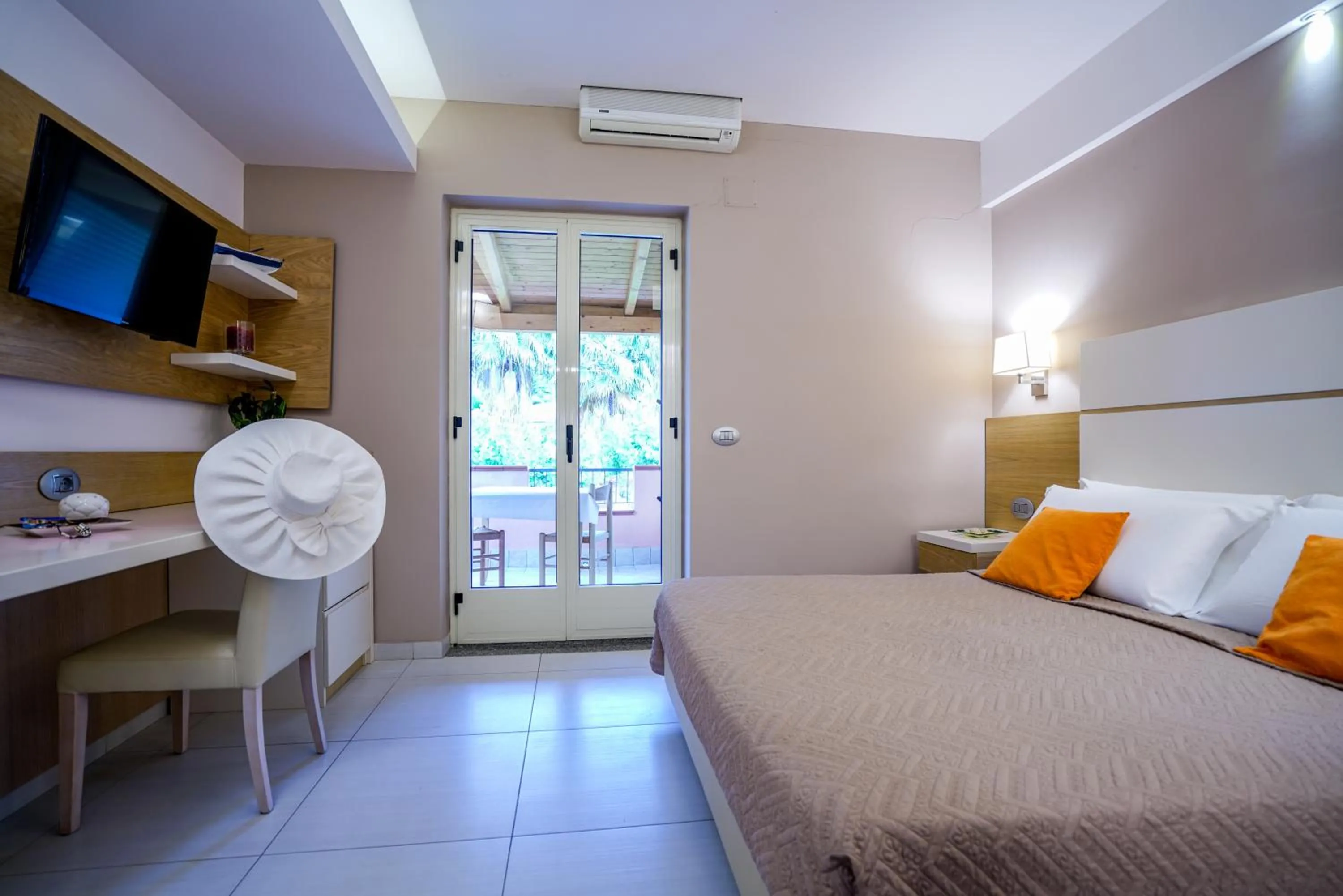 Superior Family Room in Hotel Villaggio Old River