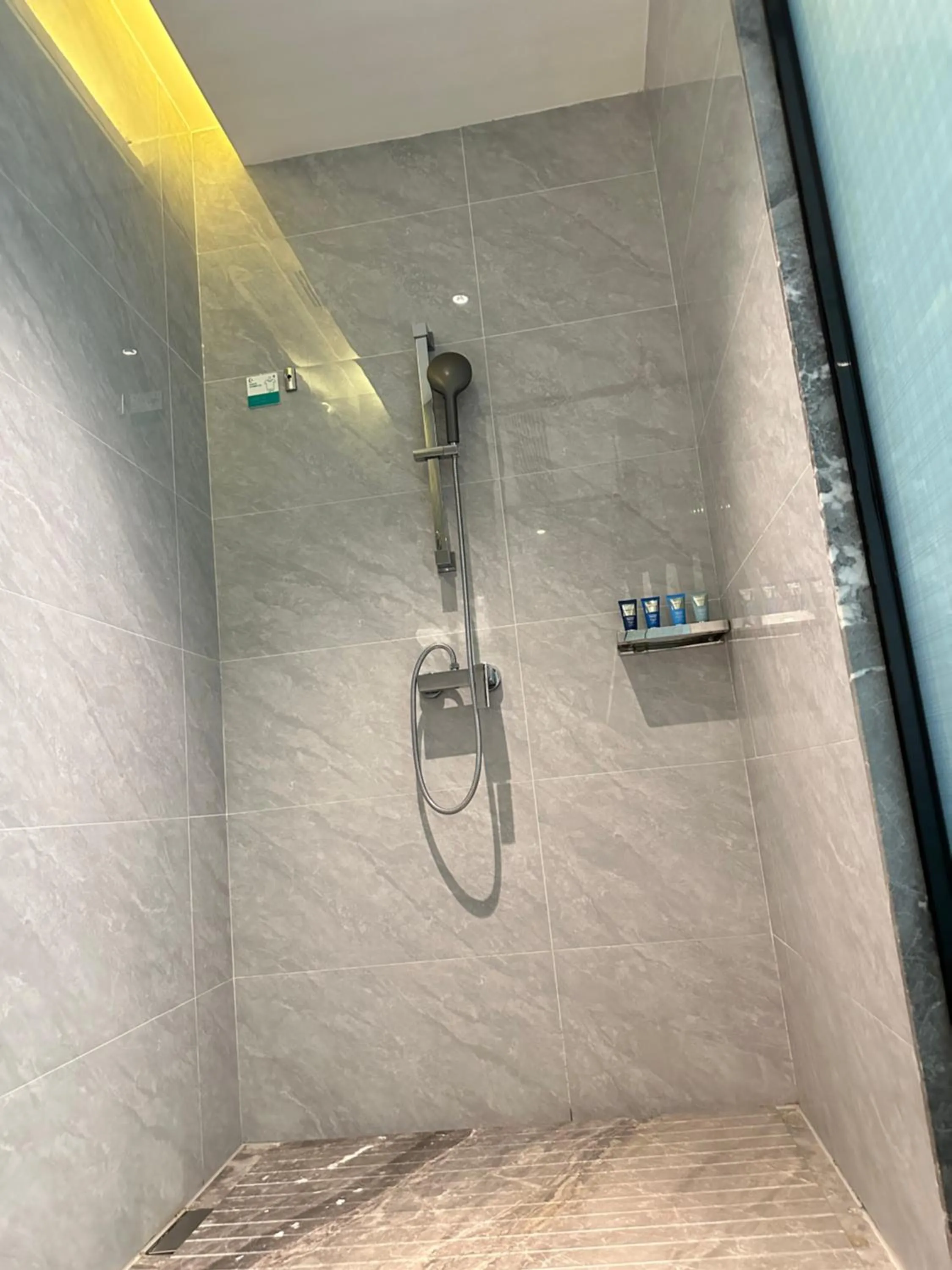 Shower in The Skytel Shenzhen Shekou